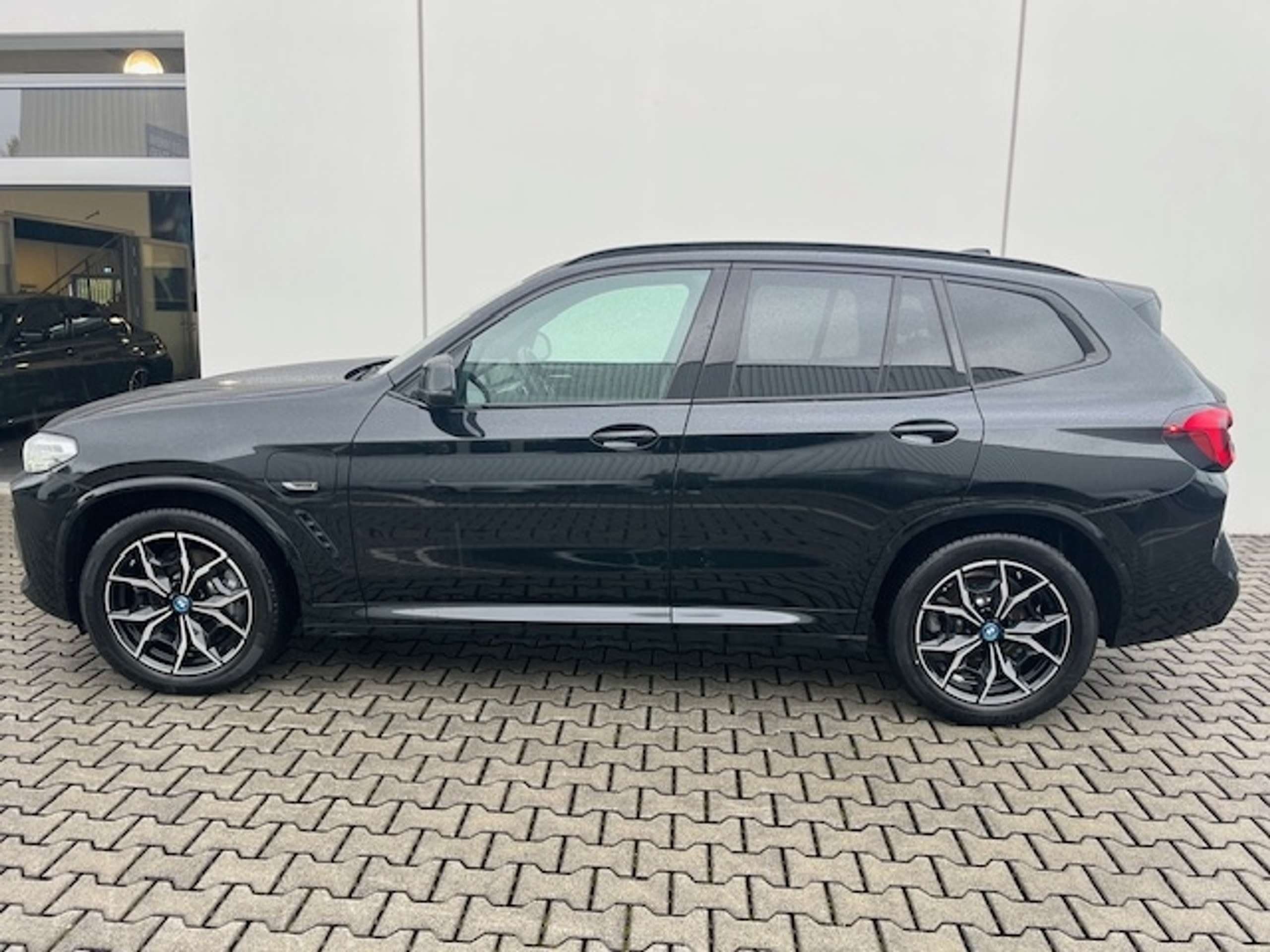 BMW - X3