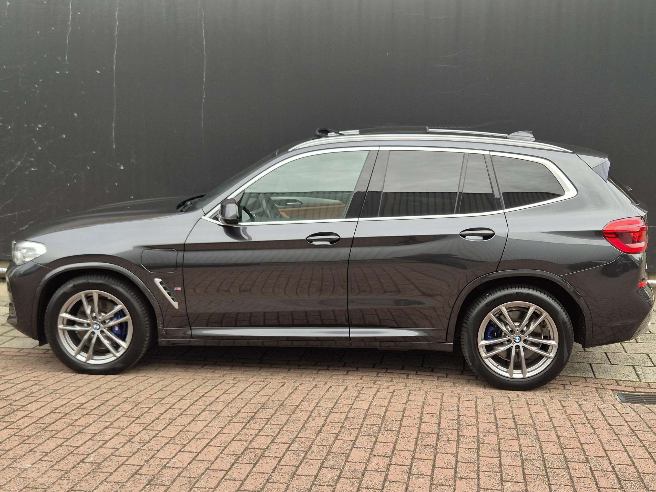 BMW - X3