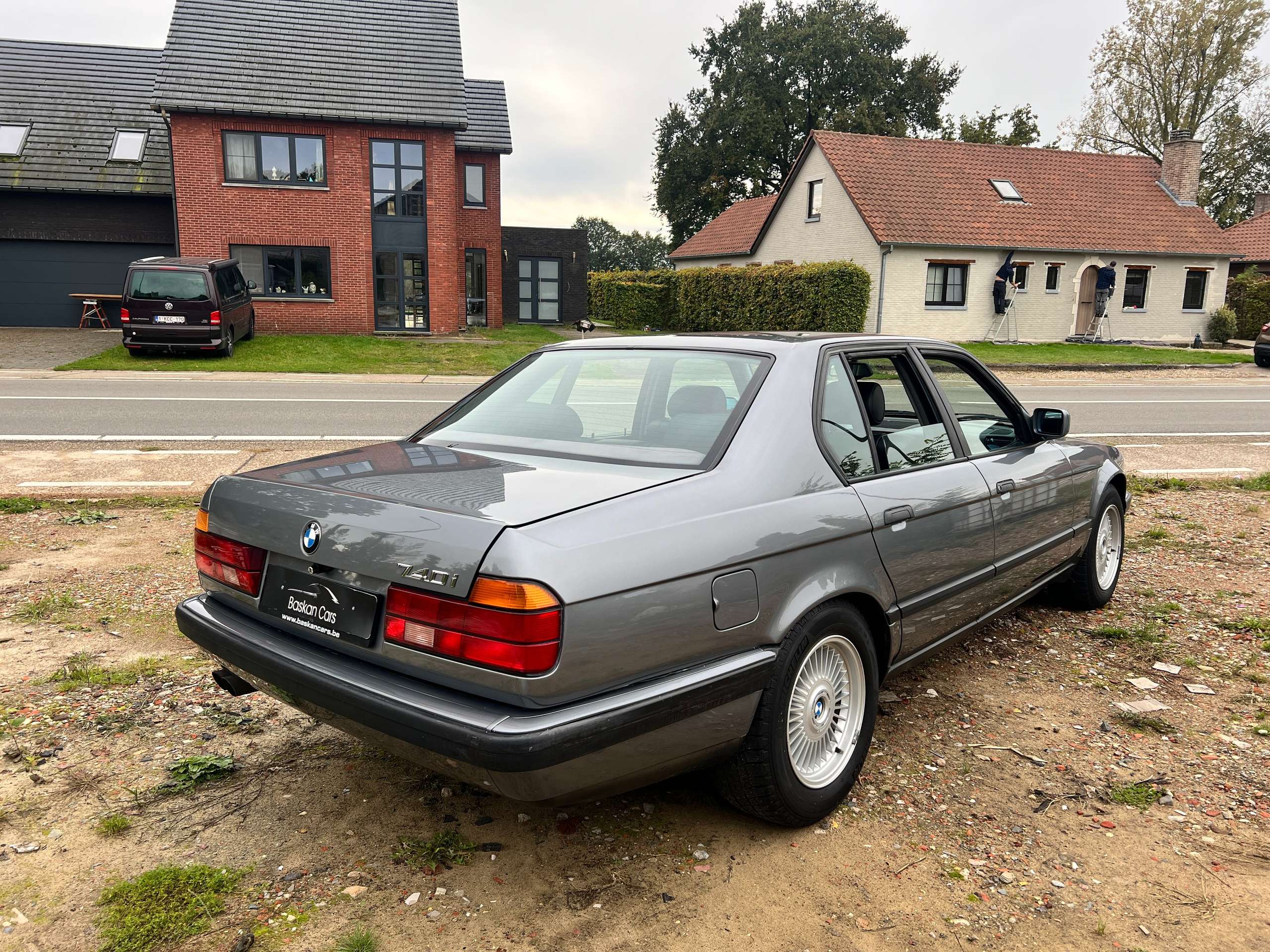 BMW - 740