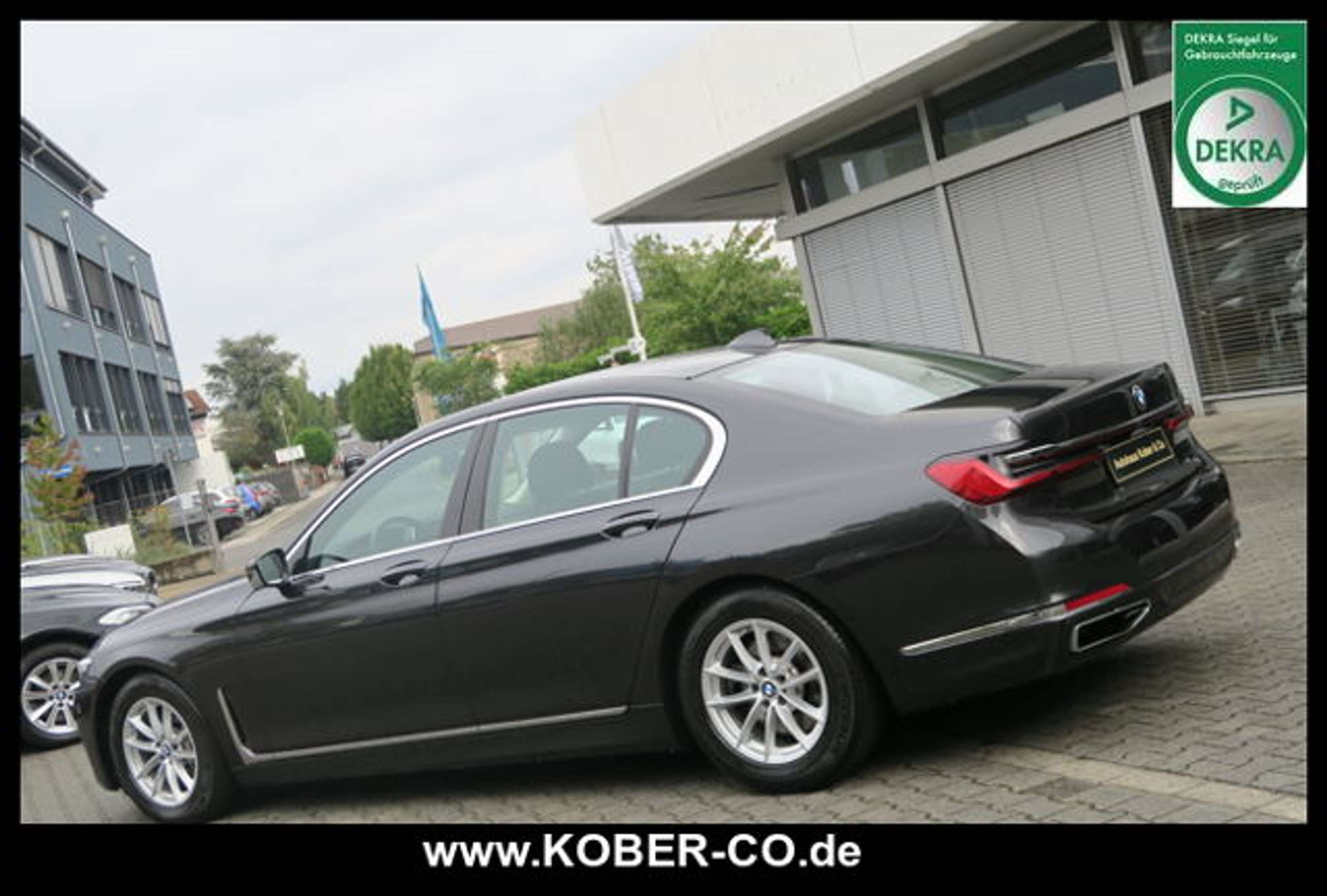 BMW - 730