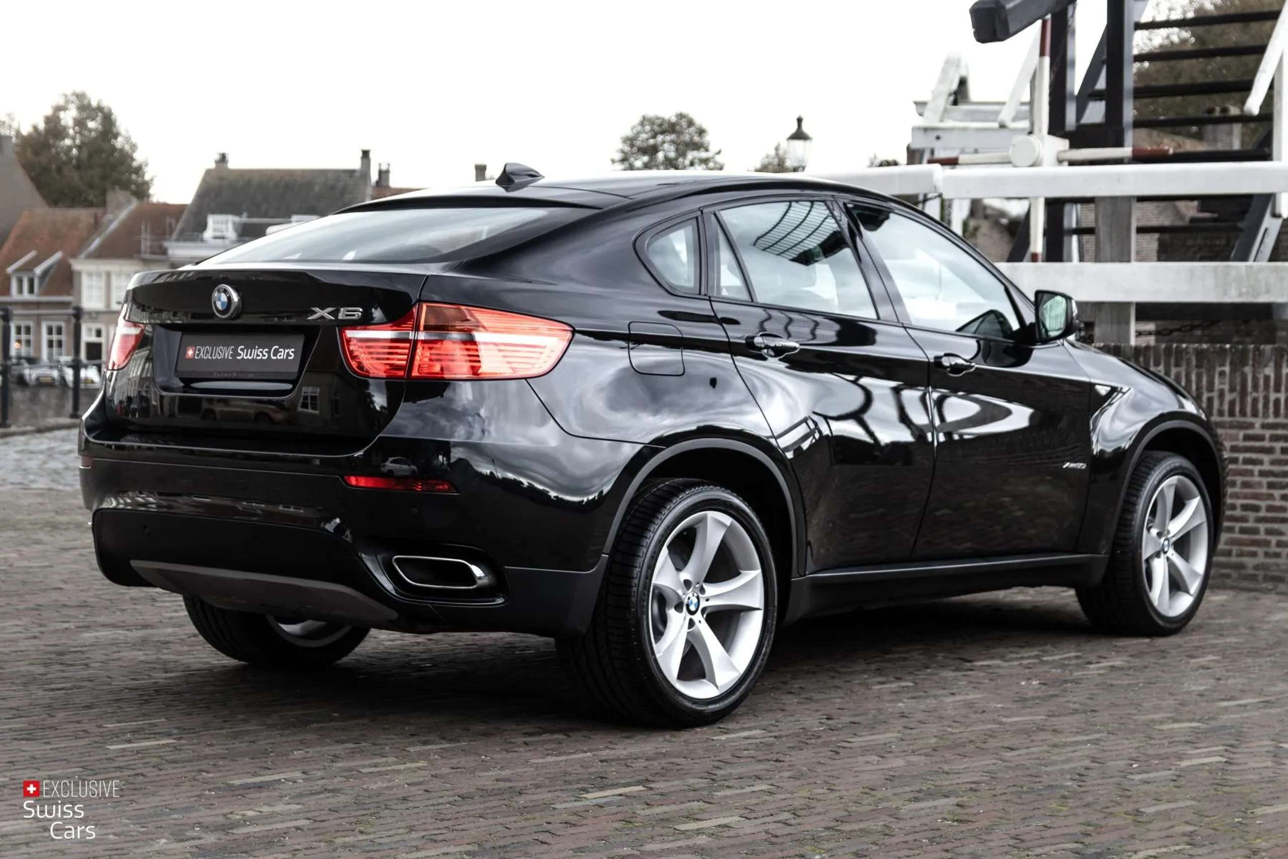 BMW - X6