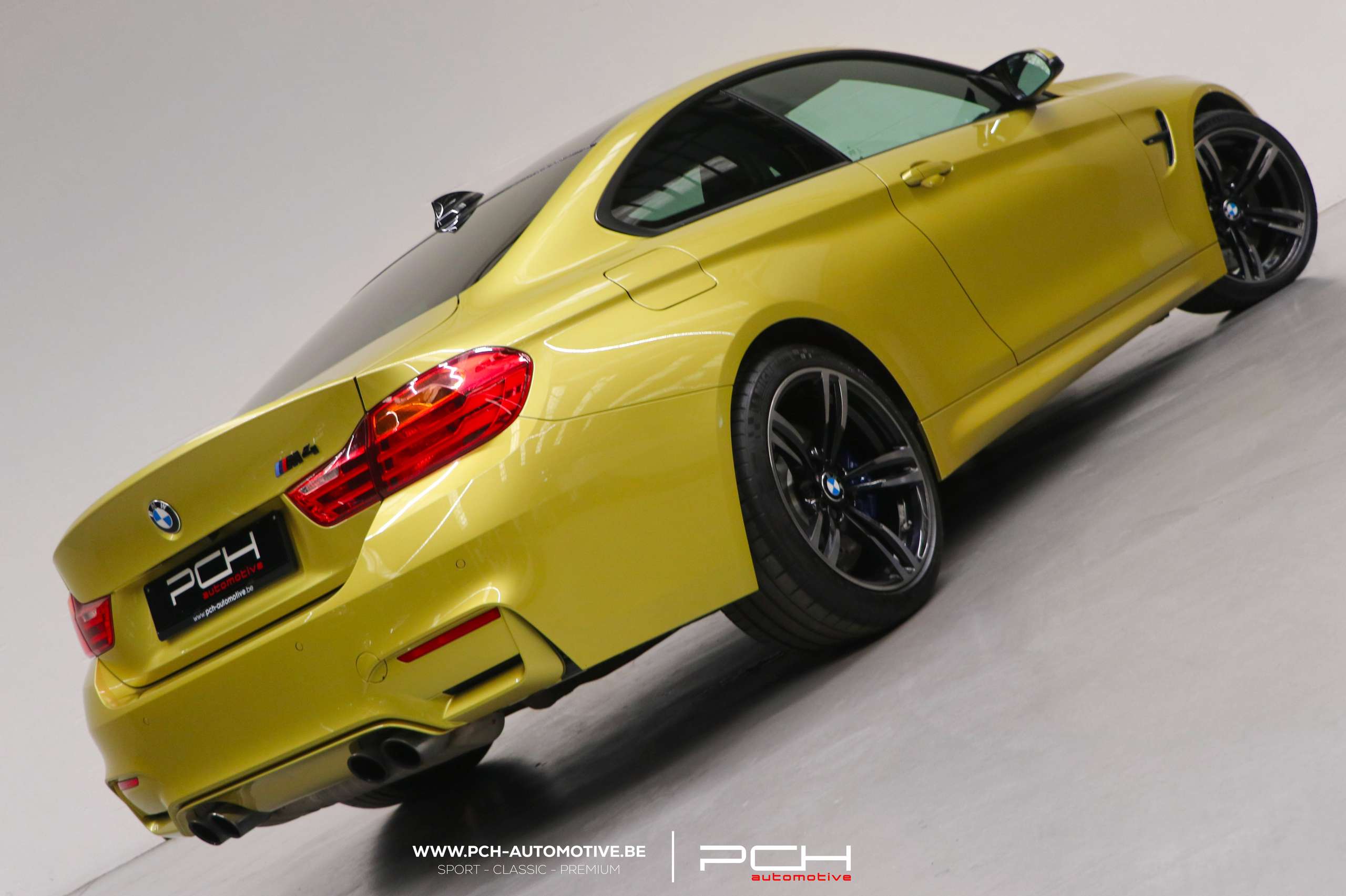 BMW - M4