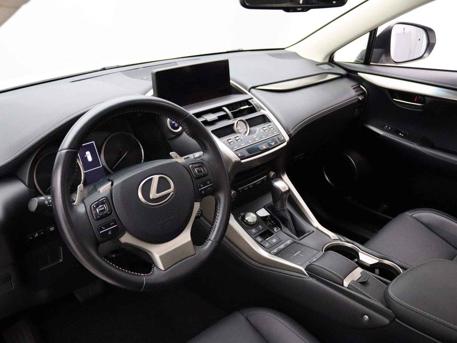 Lexus - NX