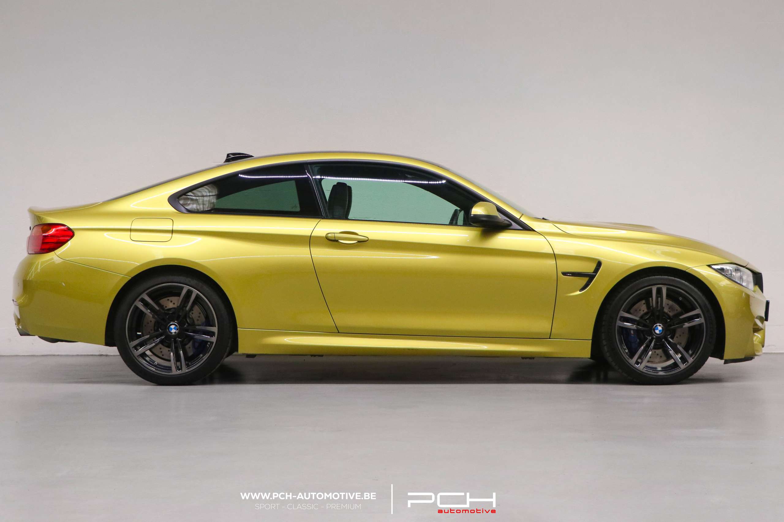 BMW - M4