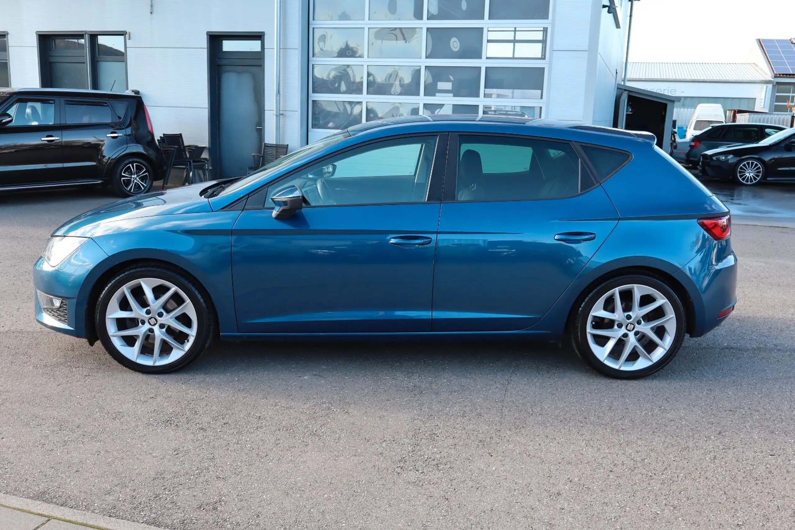 SEAT - Leon