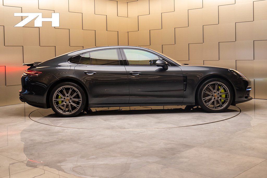 Porsche - Panamera