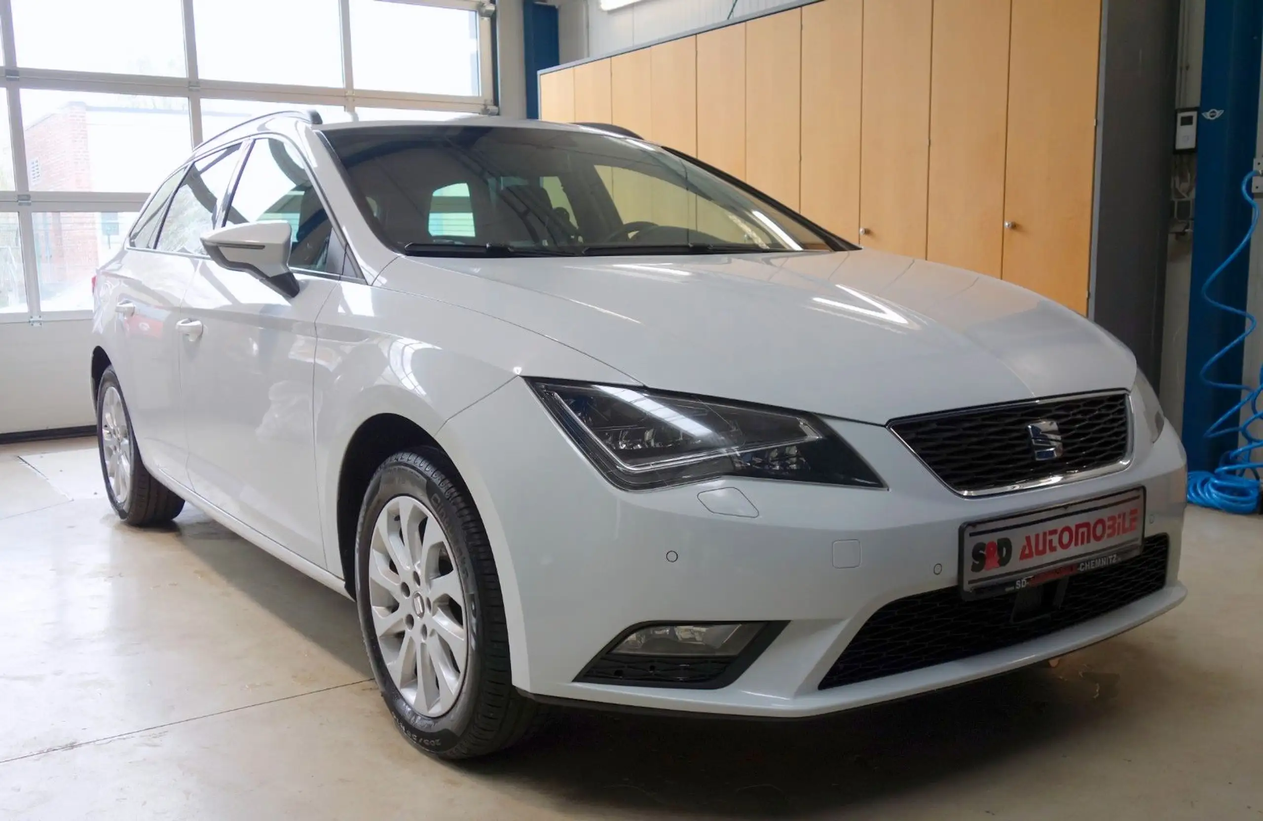 SEAT - Leon