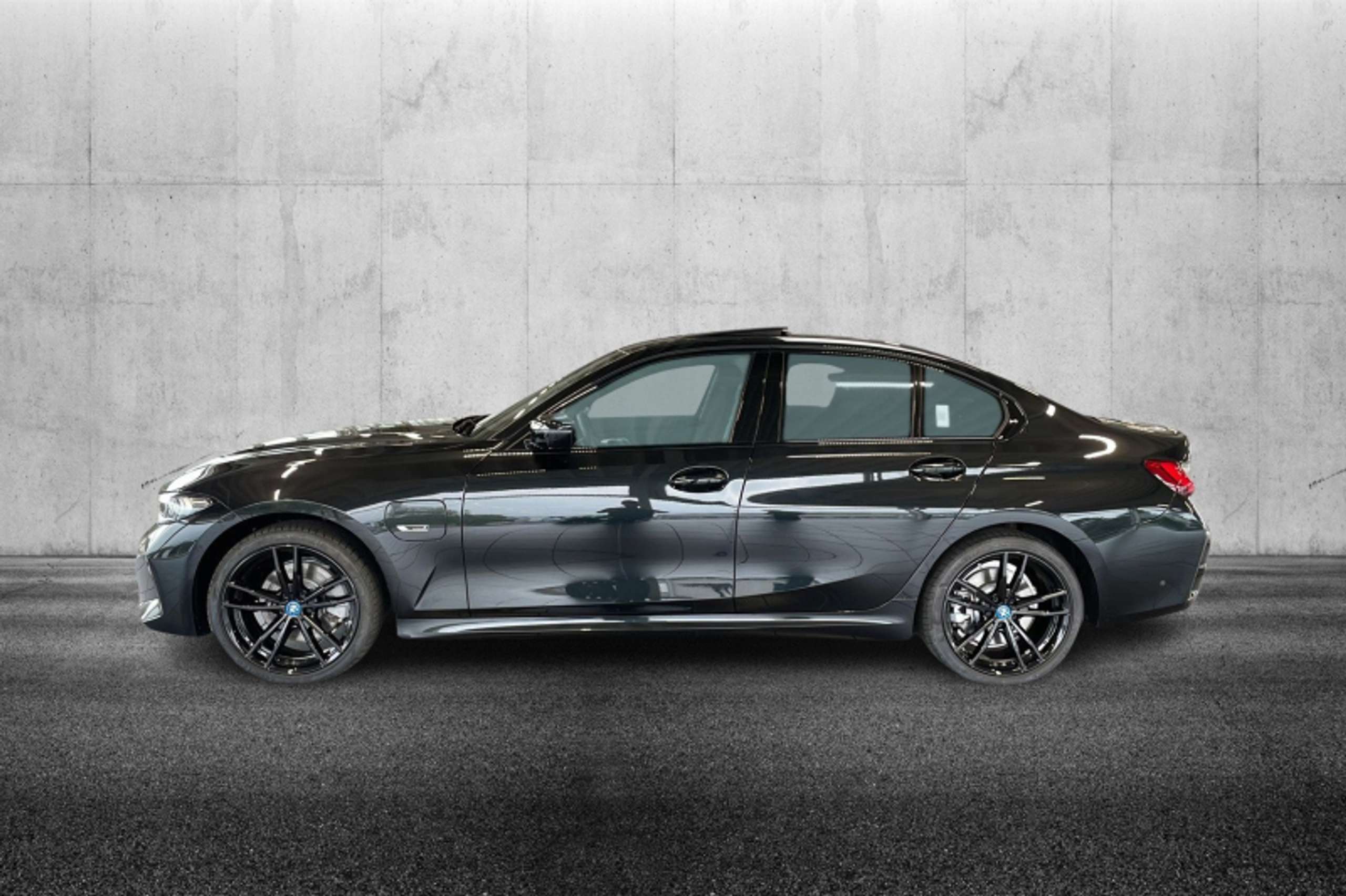 BMW - 330