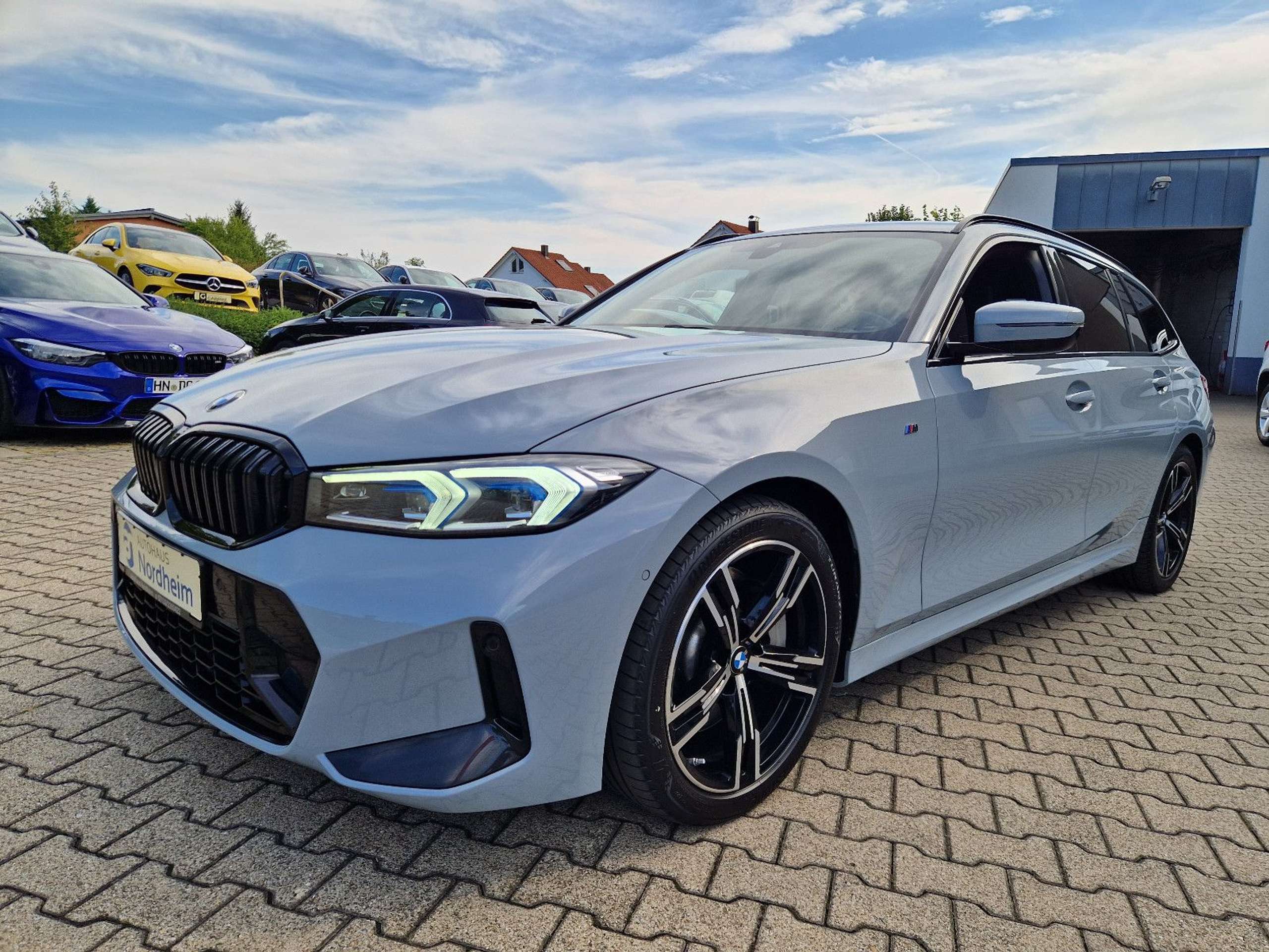 BMW - 330