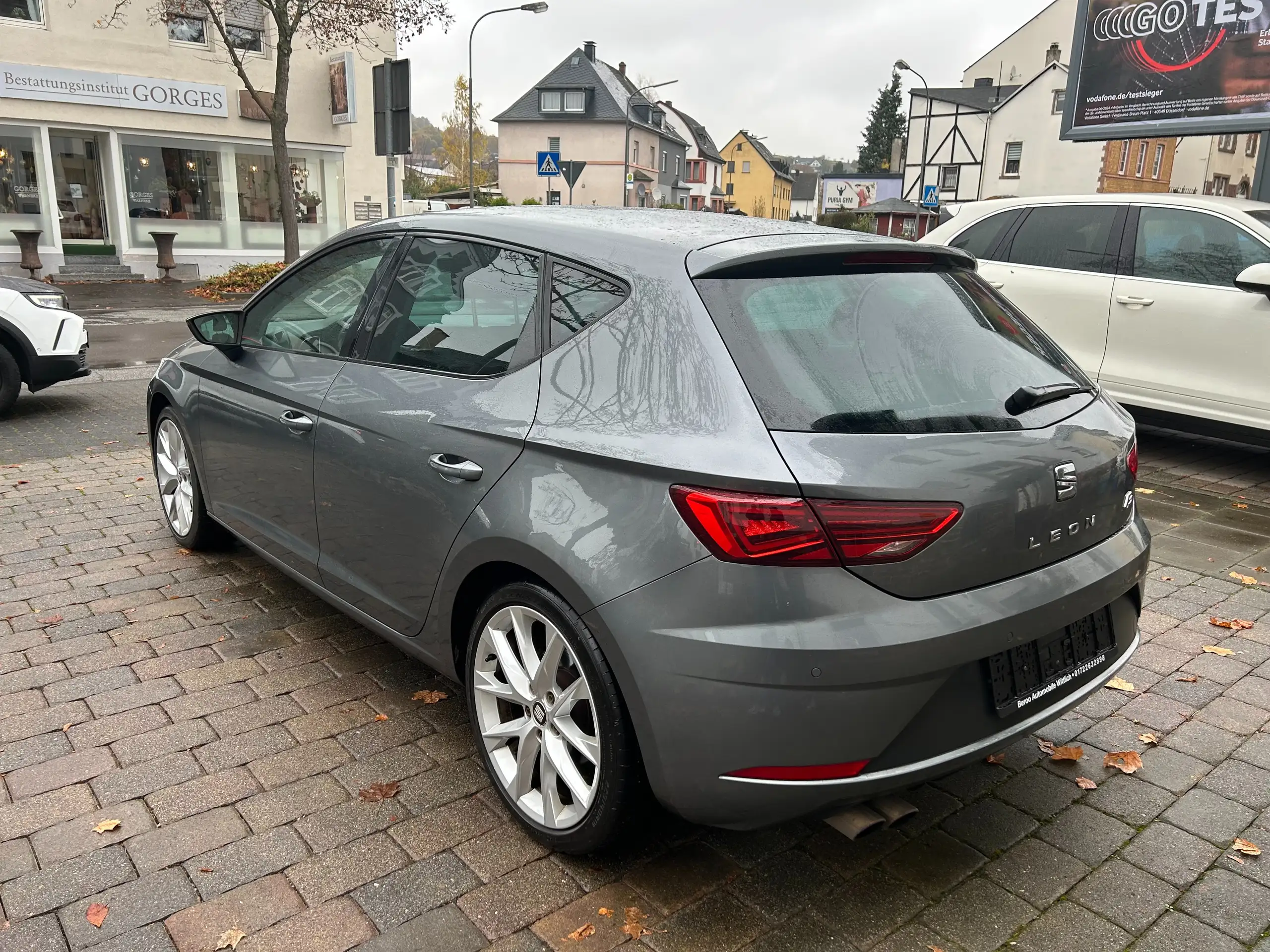 SEAT - Leon