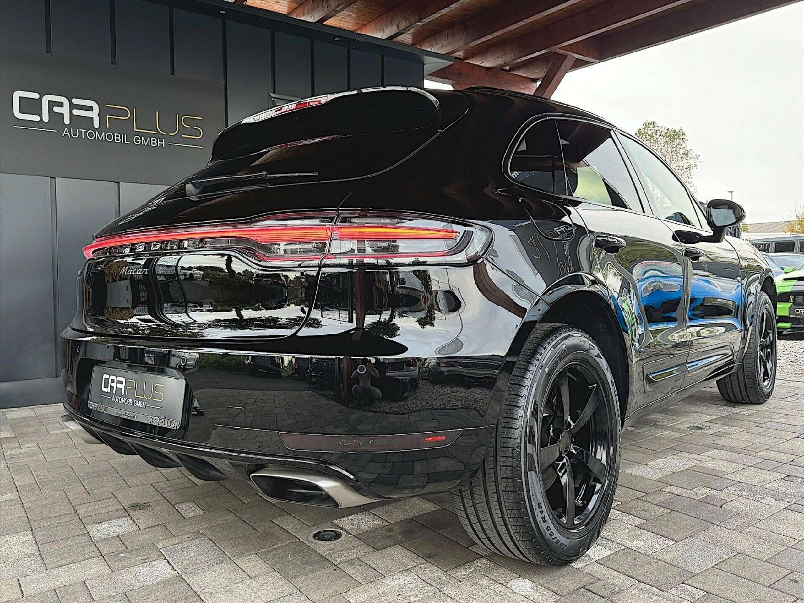 Porsche - Macan