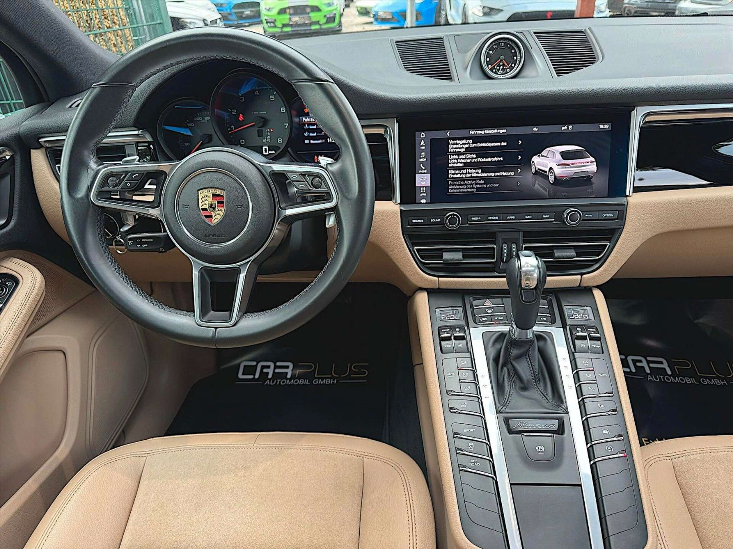 Porsche - Macan