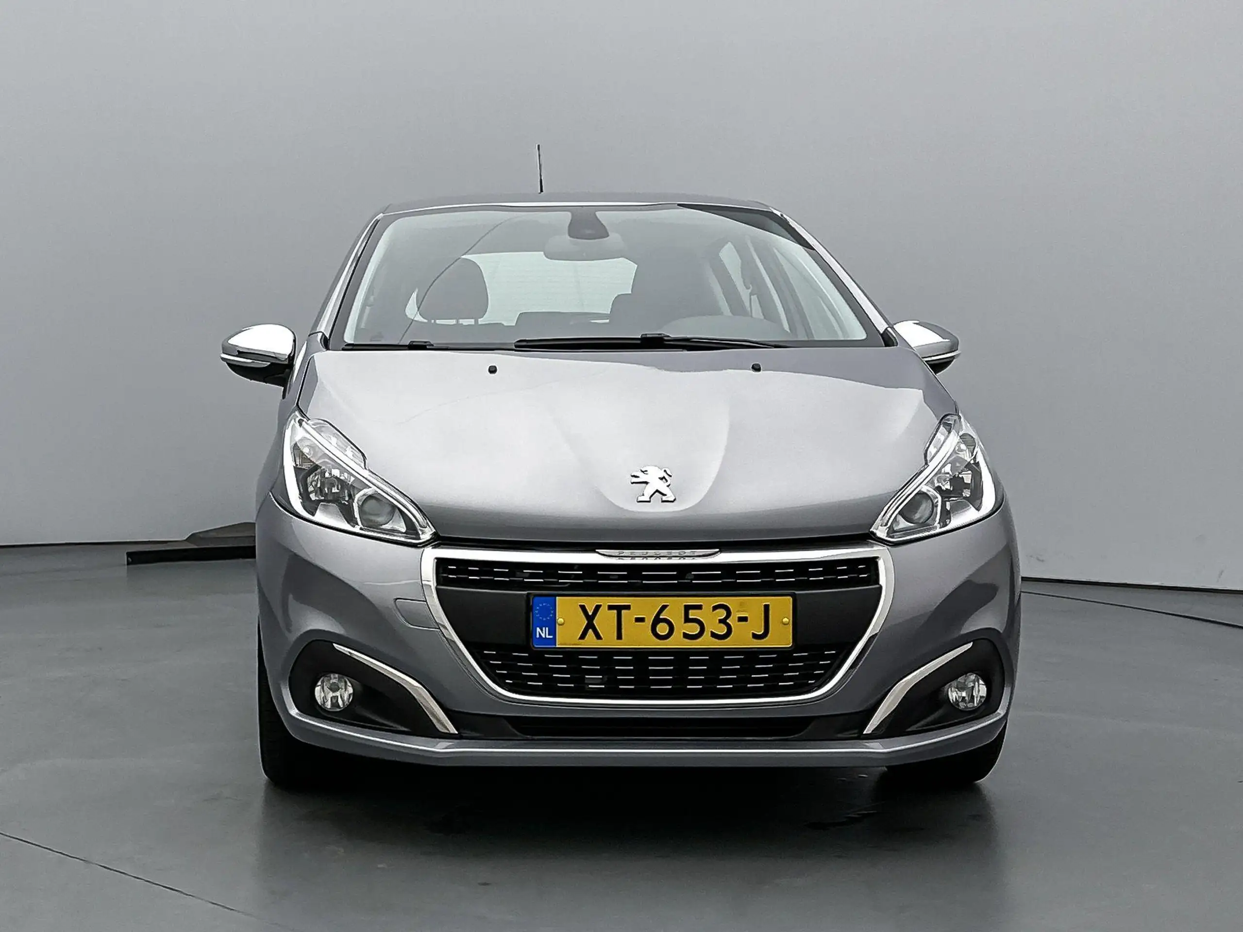 Peugeot - 208