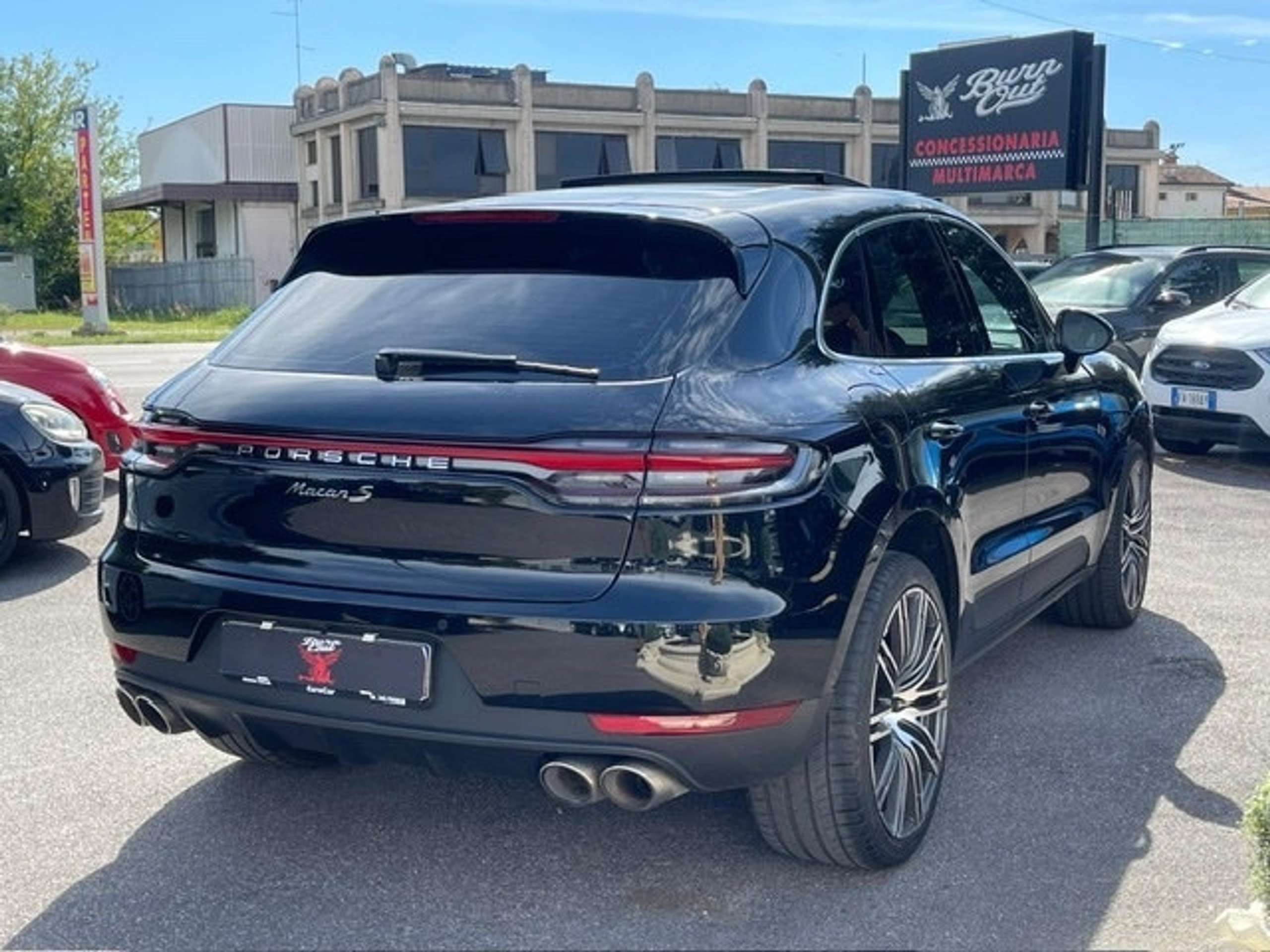 Porsche - Macan