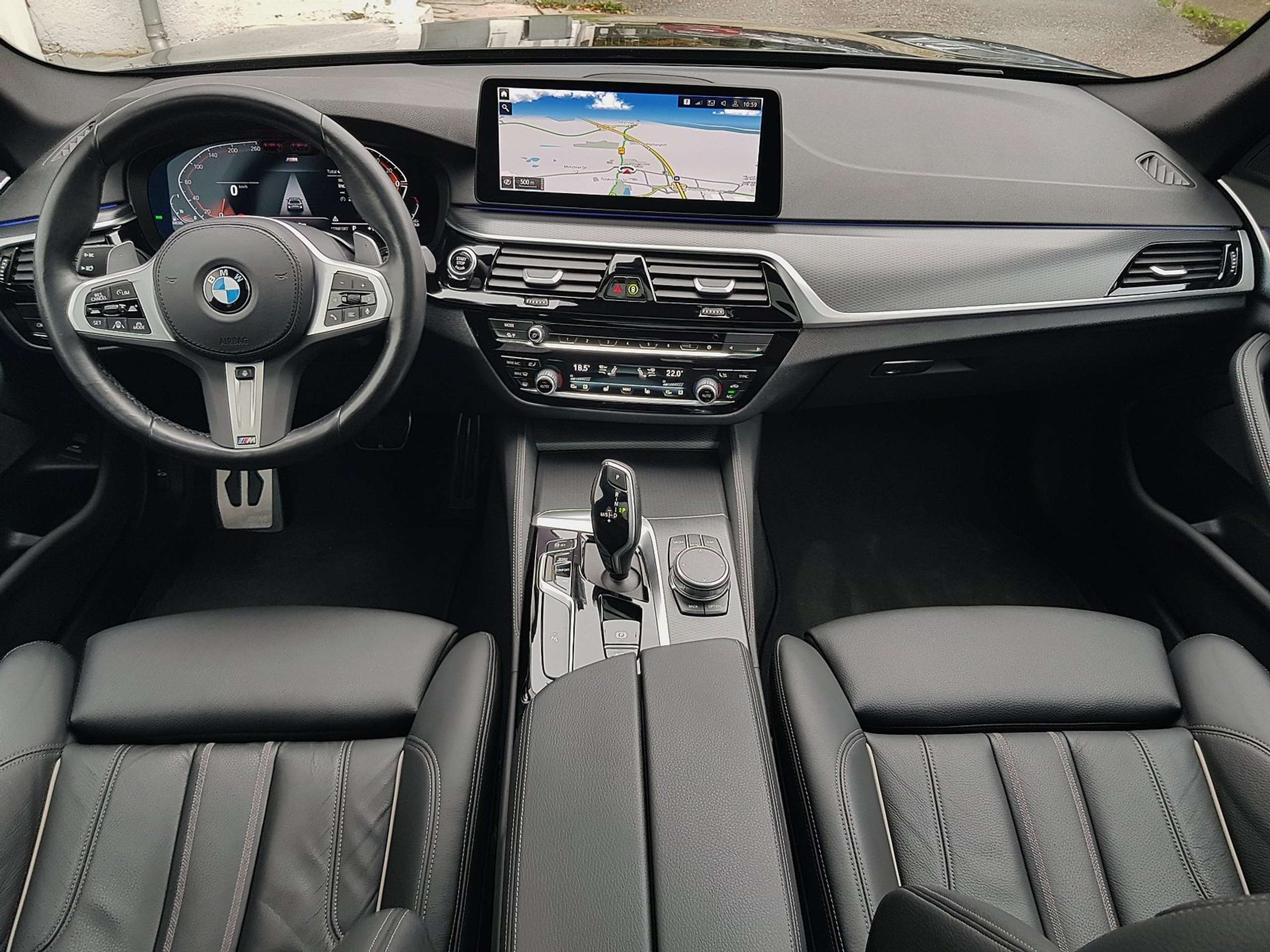 BMW - 530