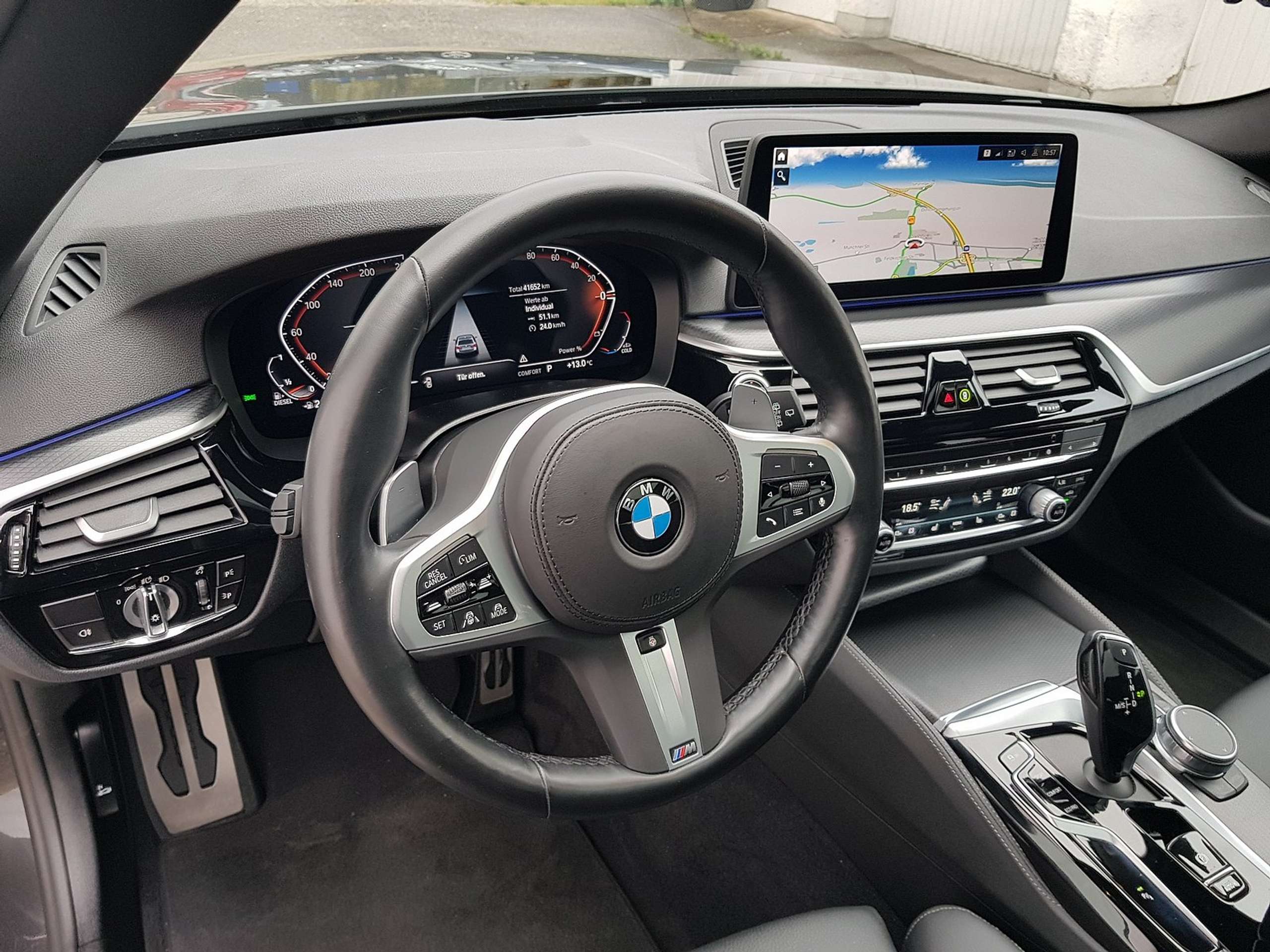 BMW - 530