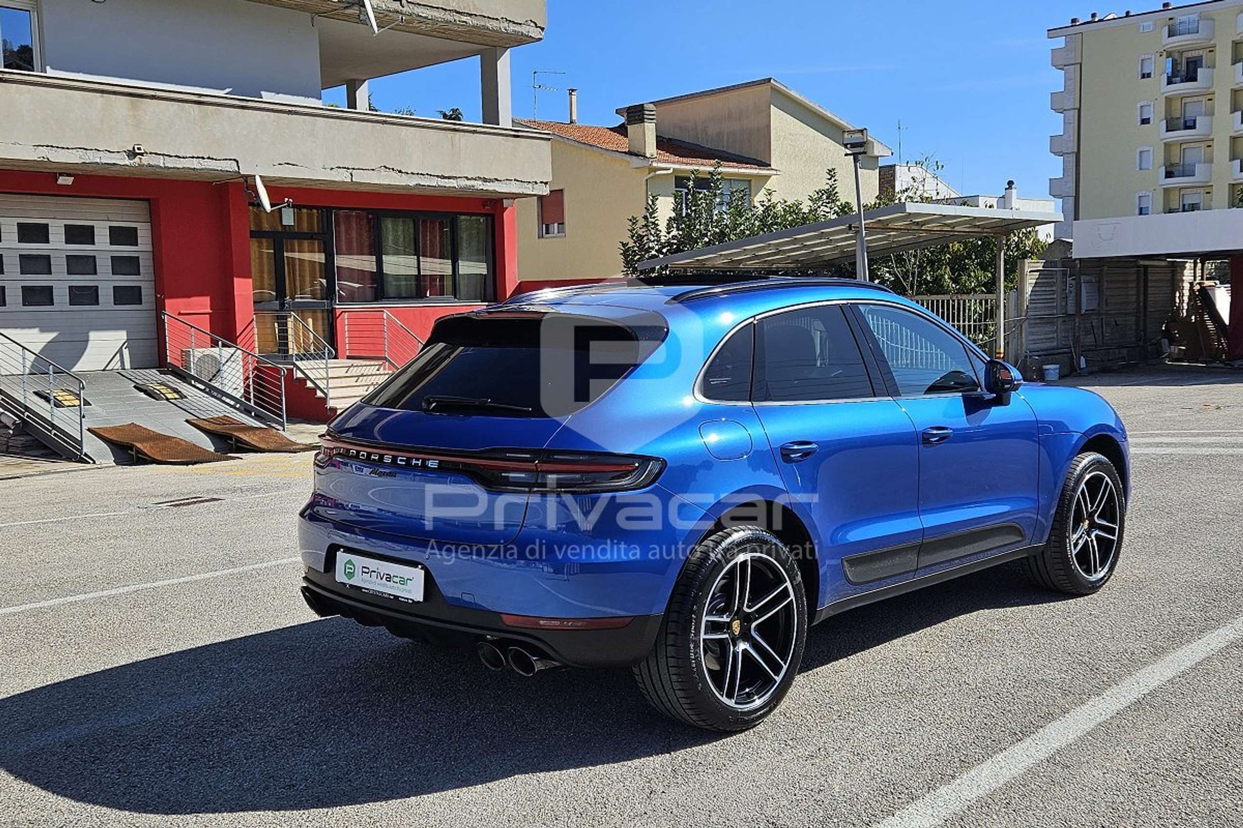 Porsche - Macan