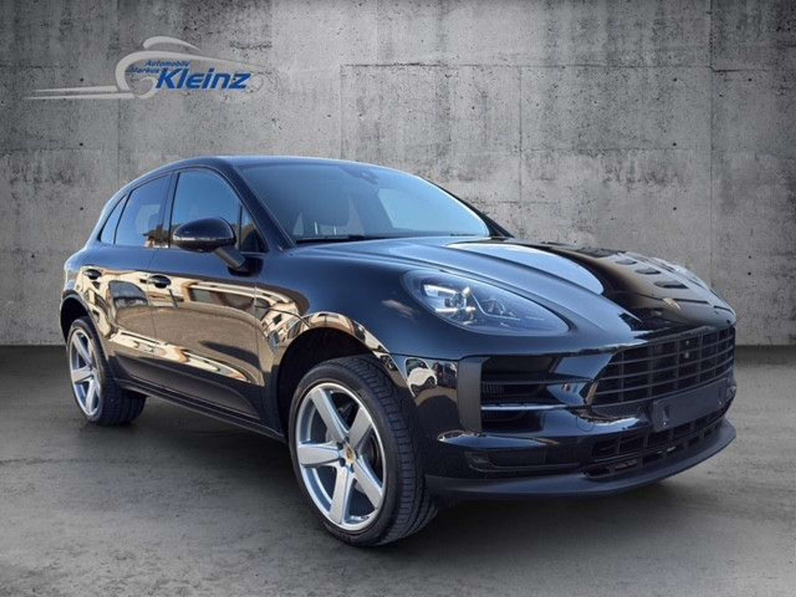 Porsche - Macan