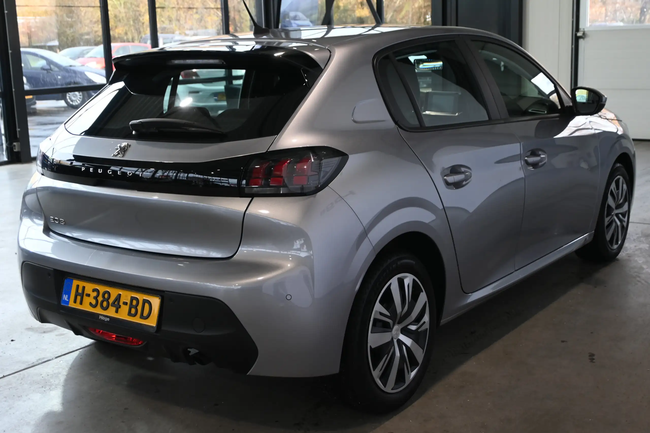 Peugeot - 208