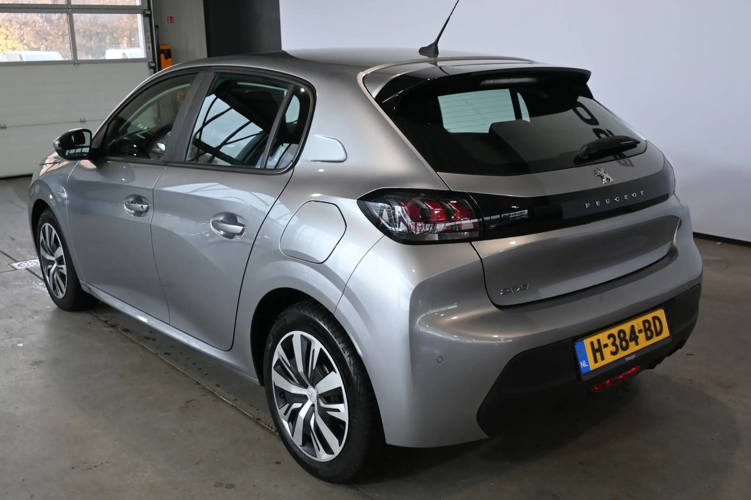 Peugeot - 208