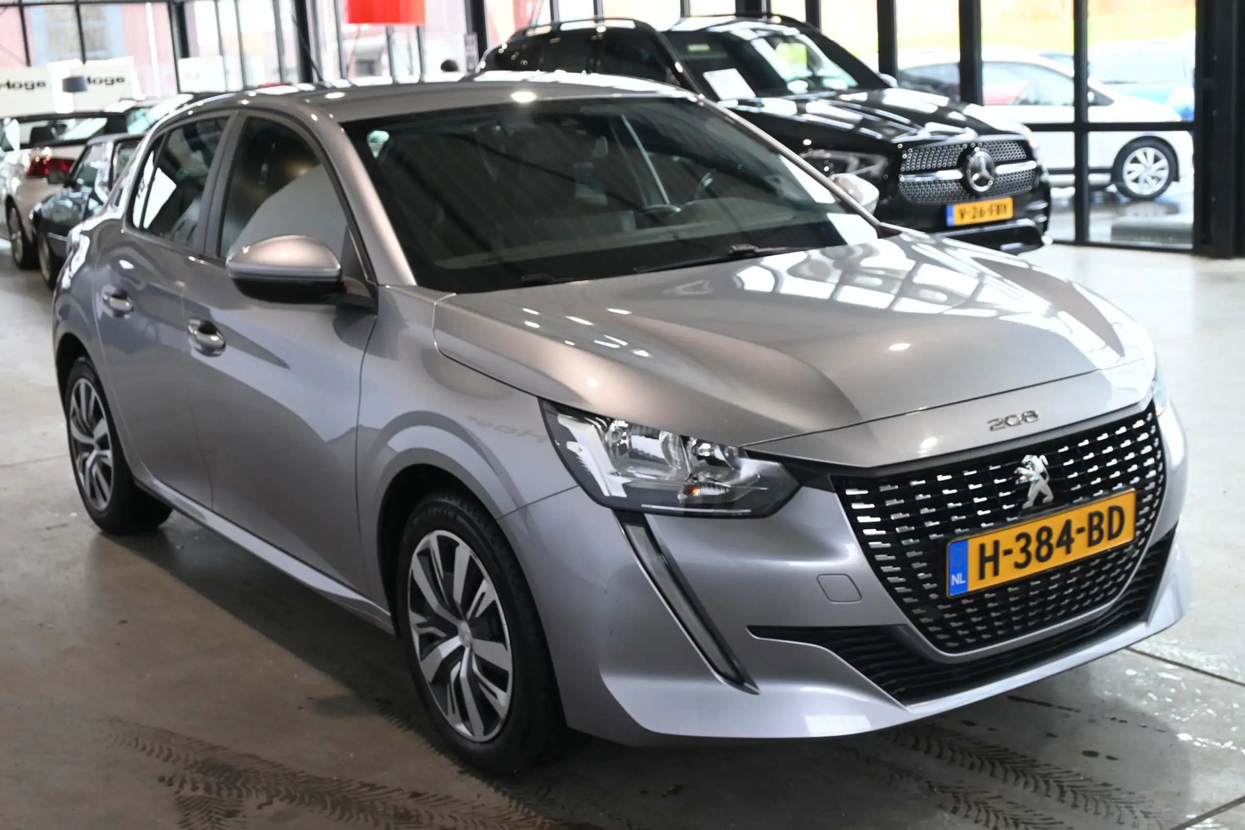 Peugeot - 208