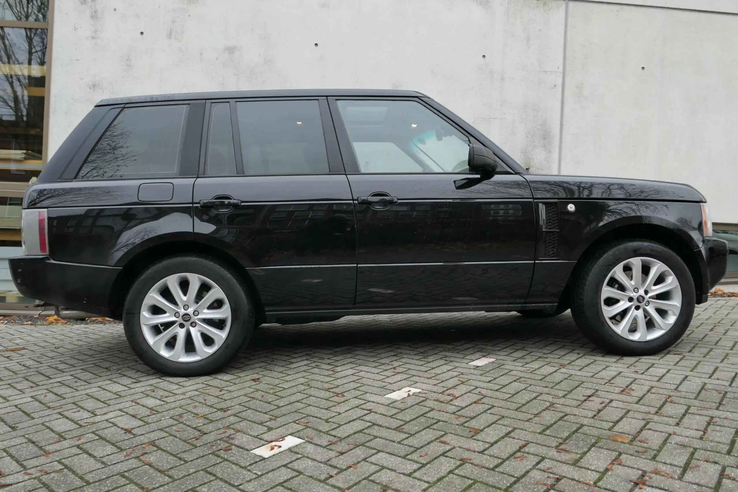 Land Rover - Range Rover