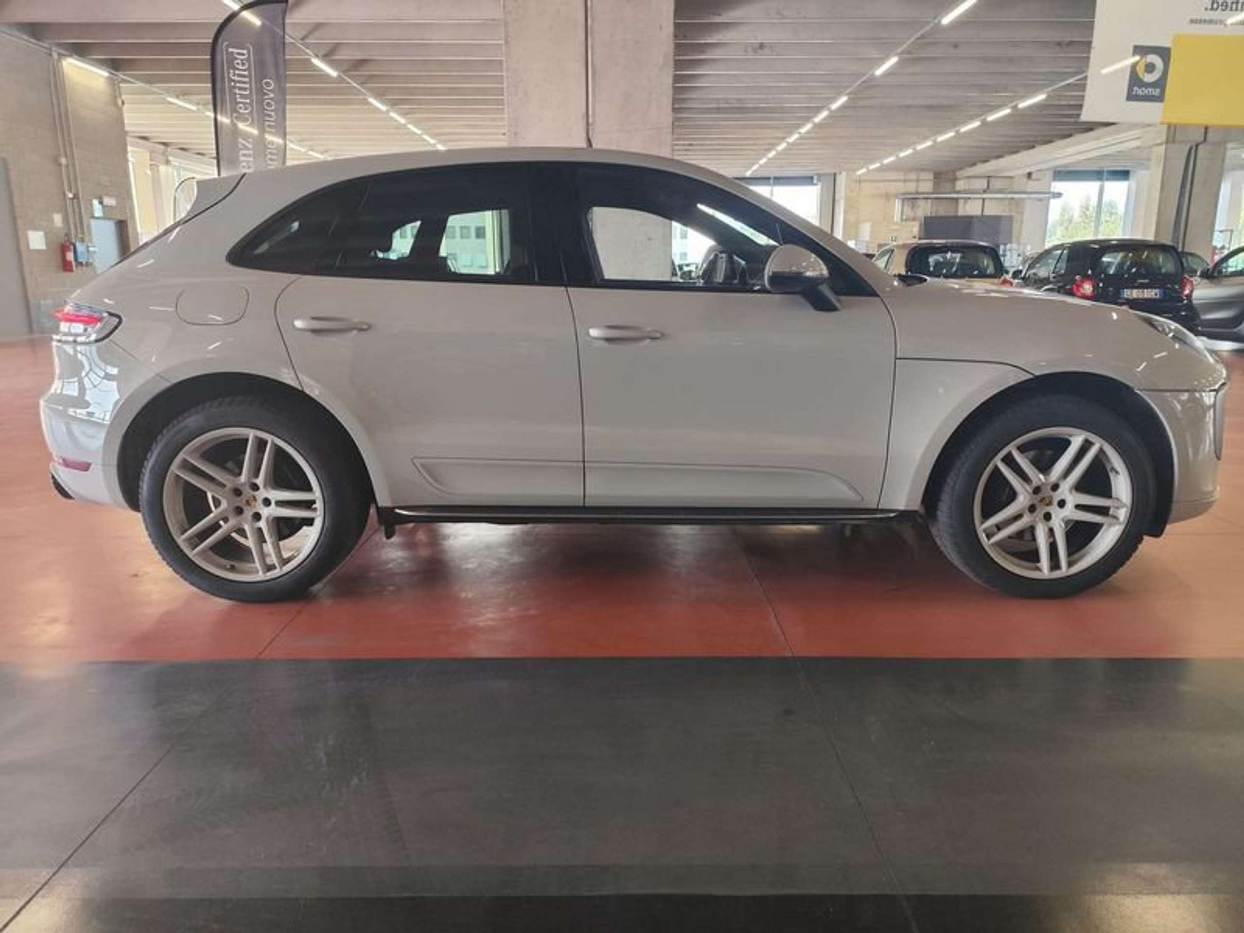 Porsche - Macan