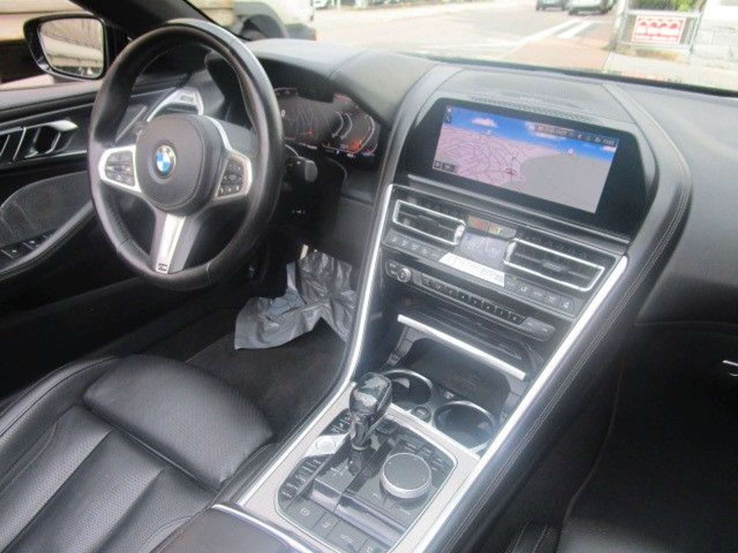 BMW - 840