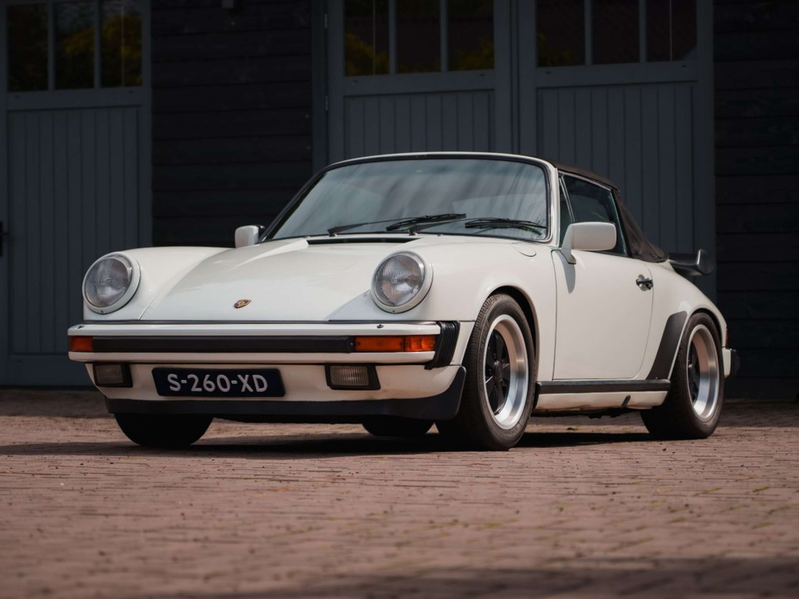 Porsche - 911