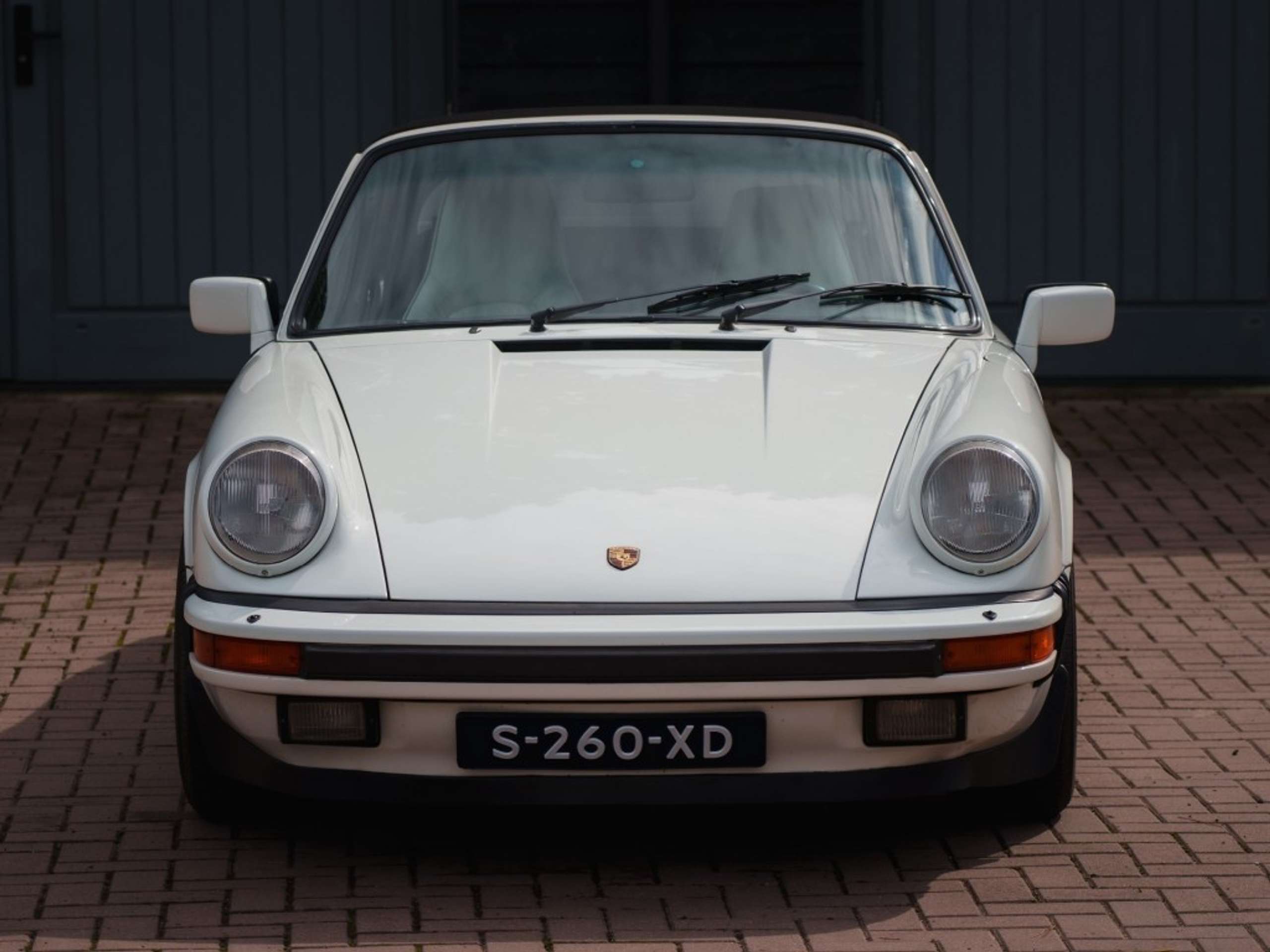 Porsche - 911