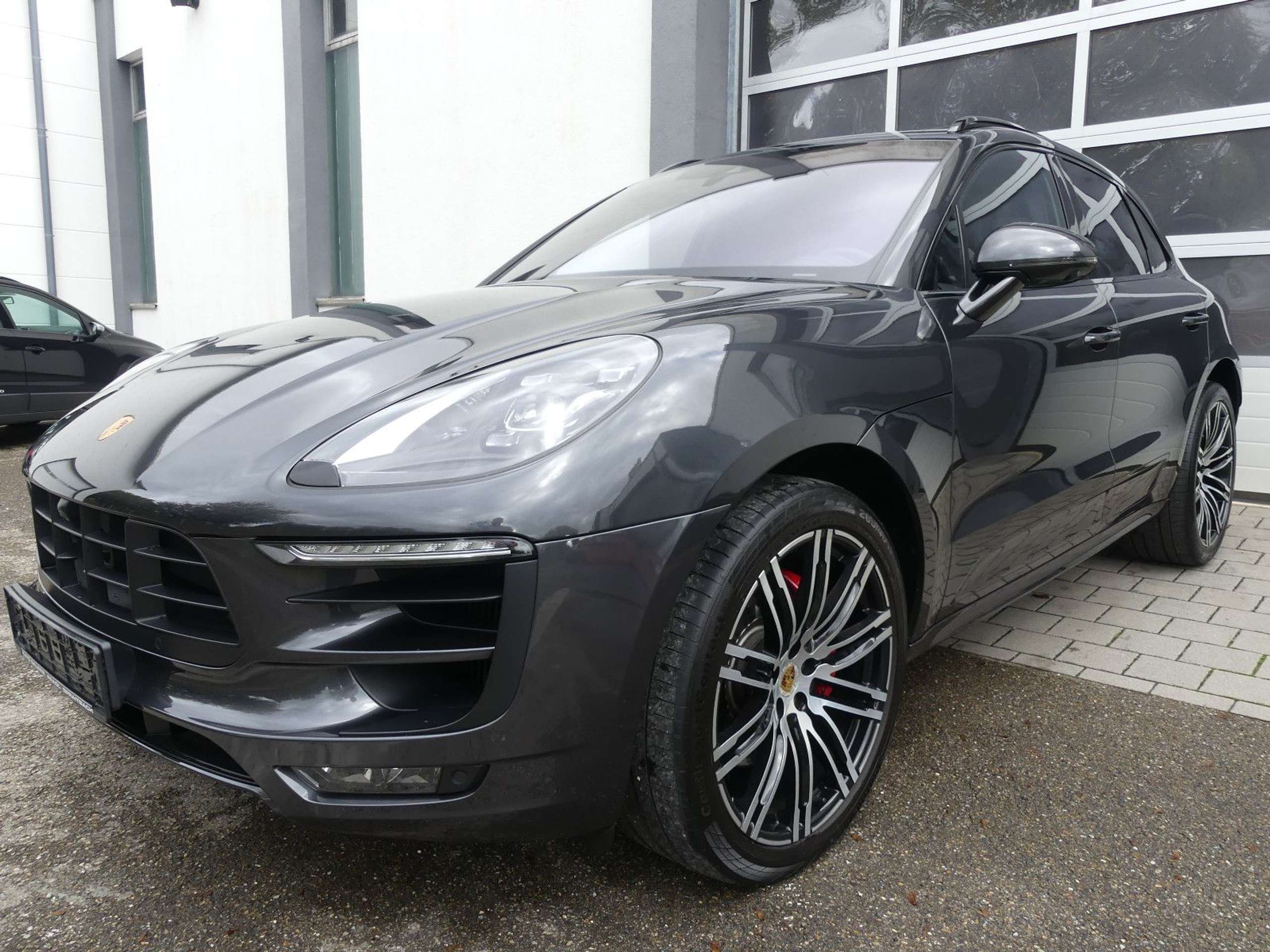 Porsche - Macan