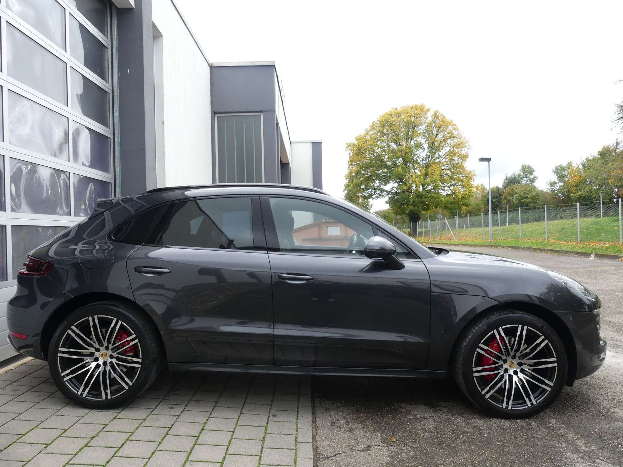 Porsche - Macan