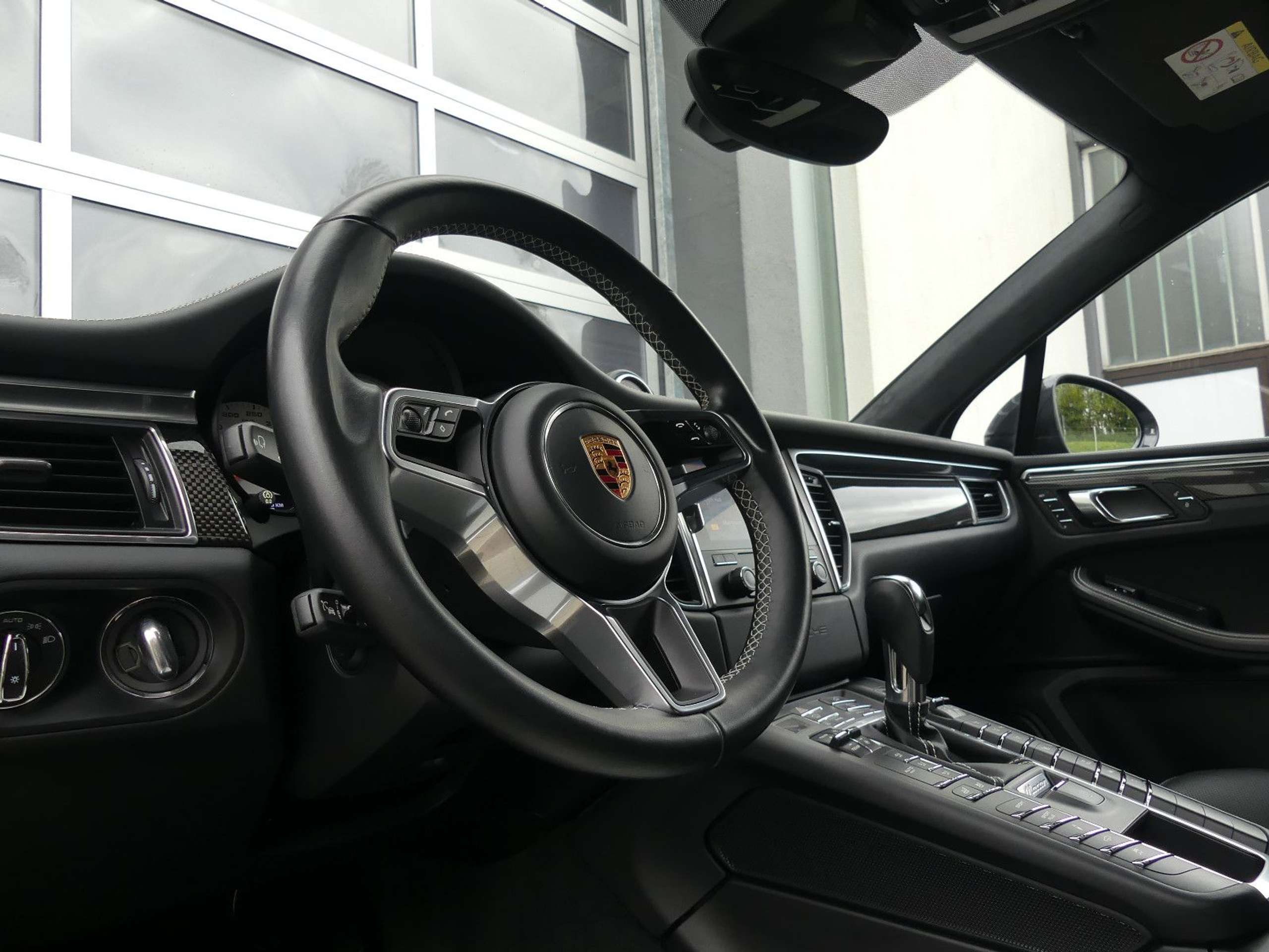 Porsche - Macan