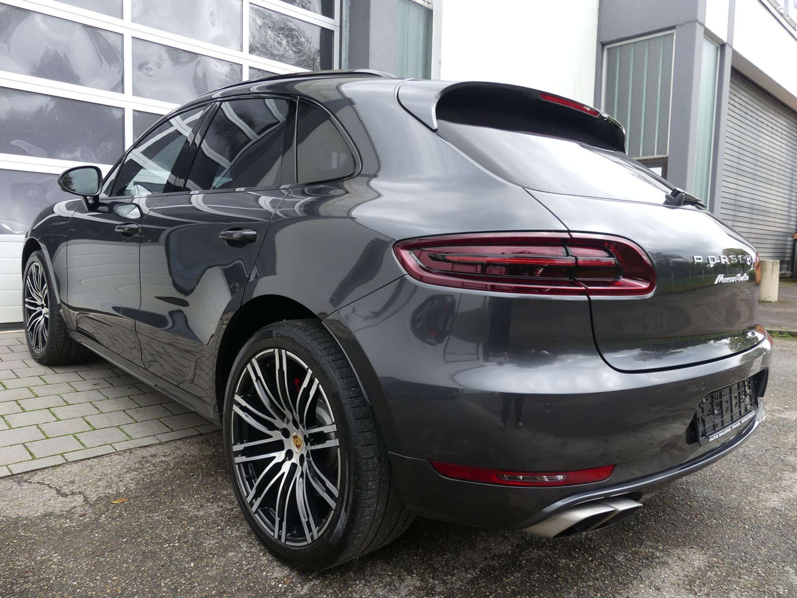 Porsche - Macan