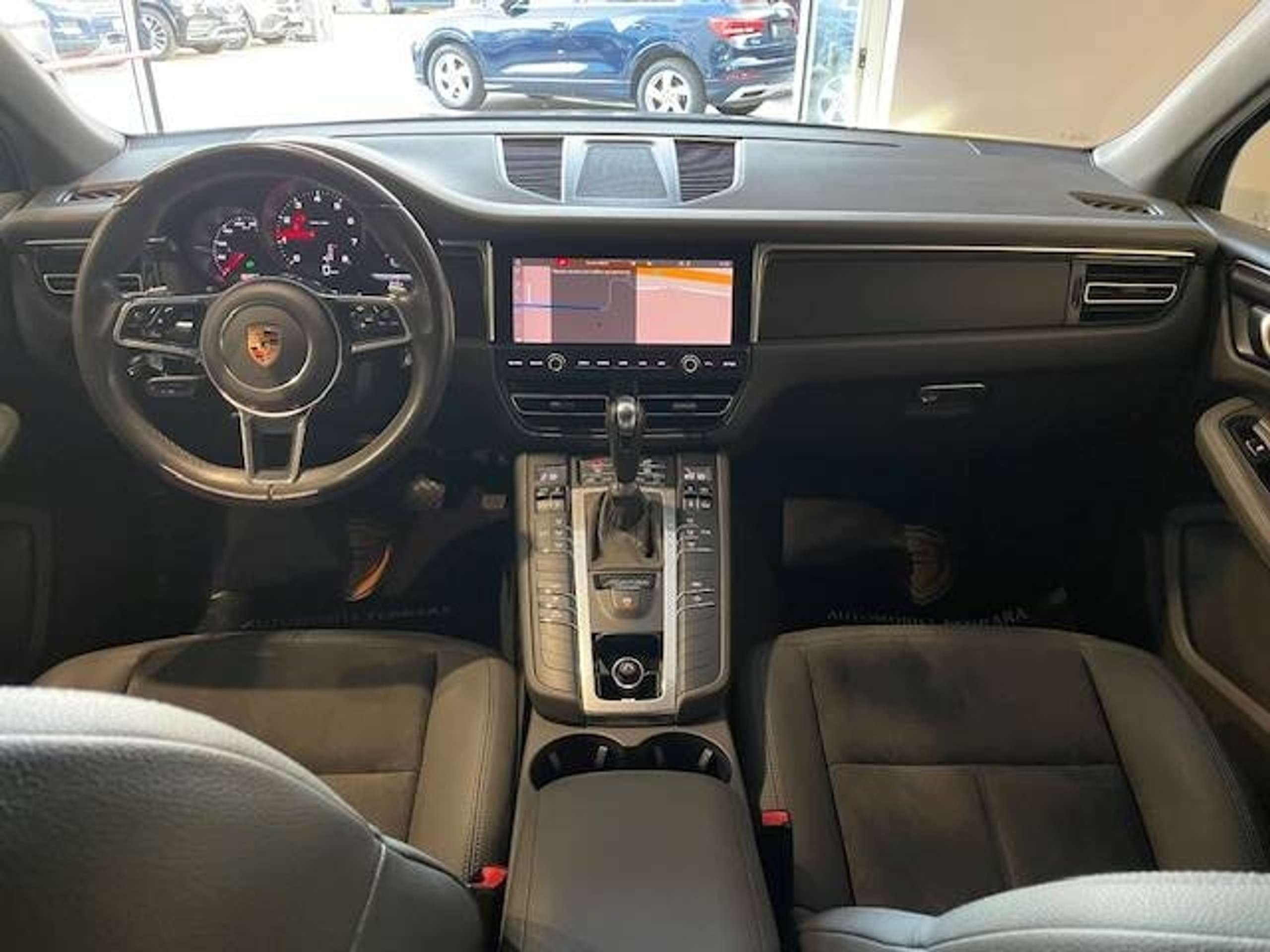 Porsche - Macan