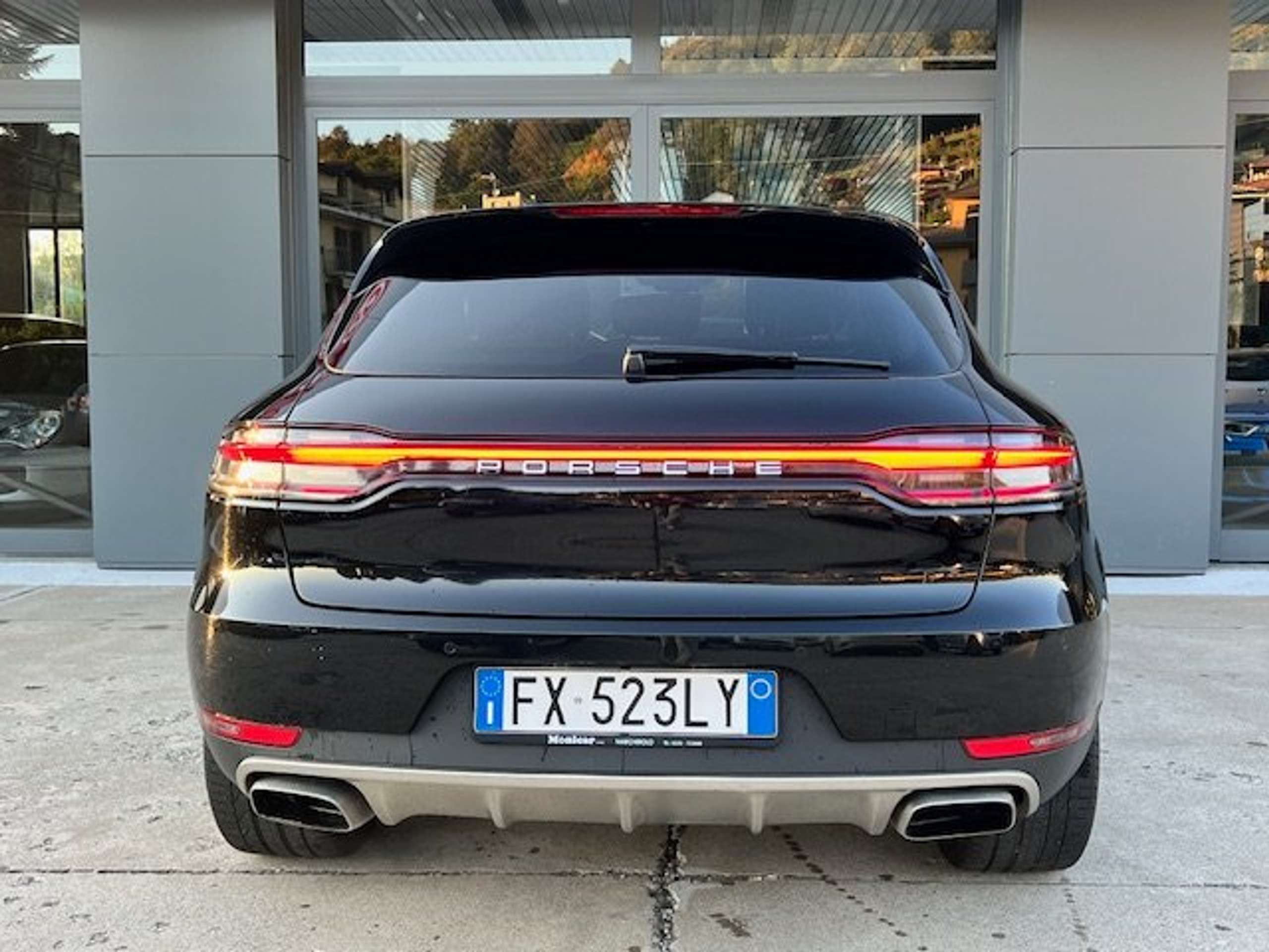 Porsche - Macan