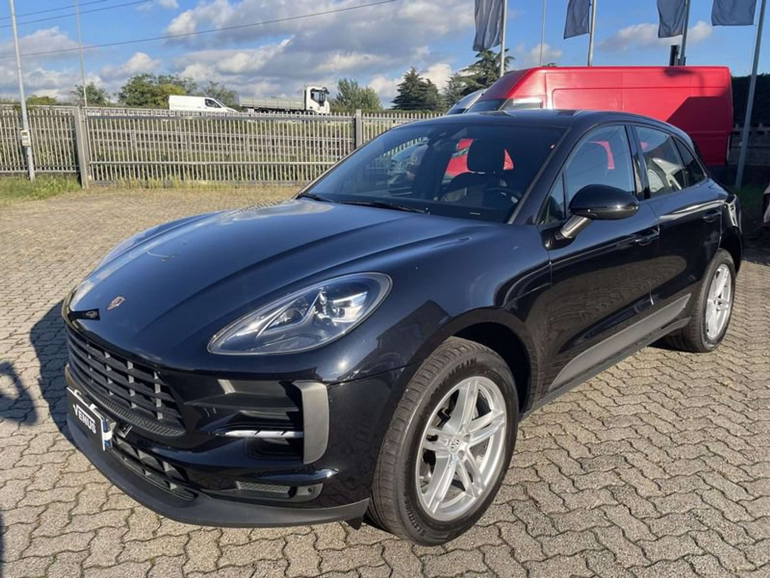 Porsche - Macan