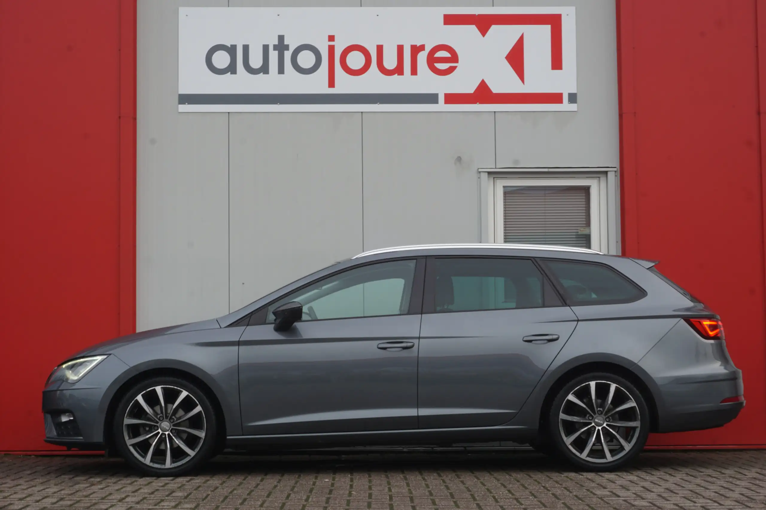 SEAT - Leon