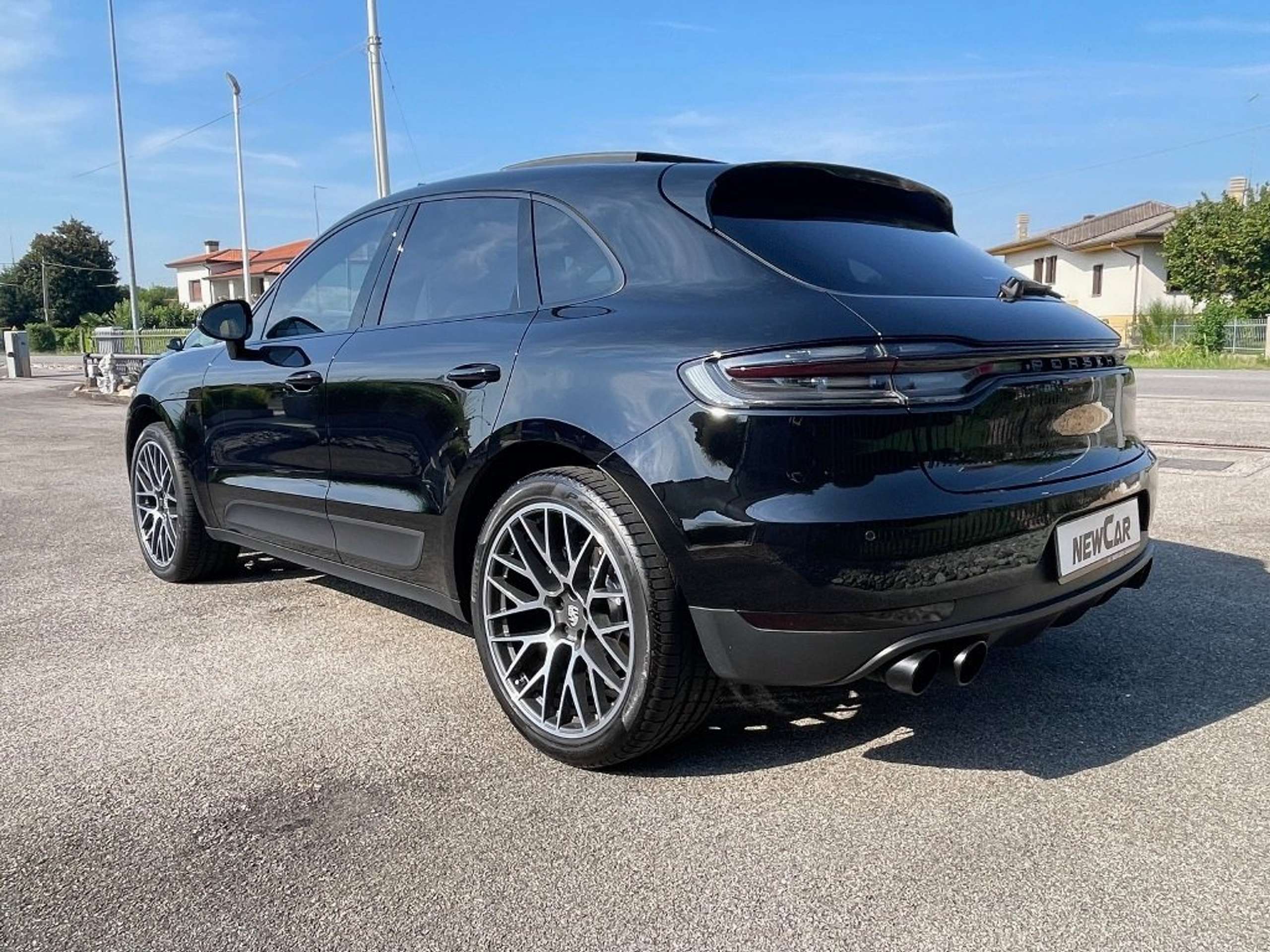 Porsche - Macan