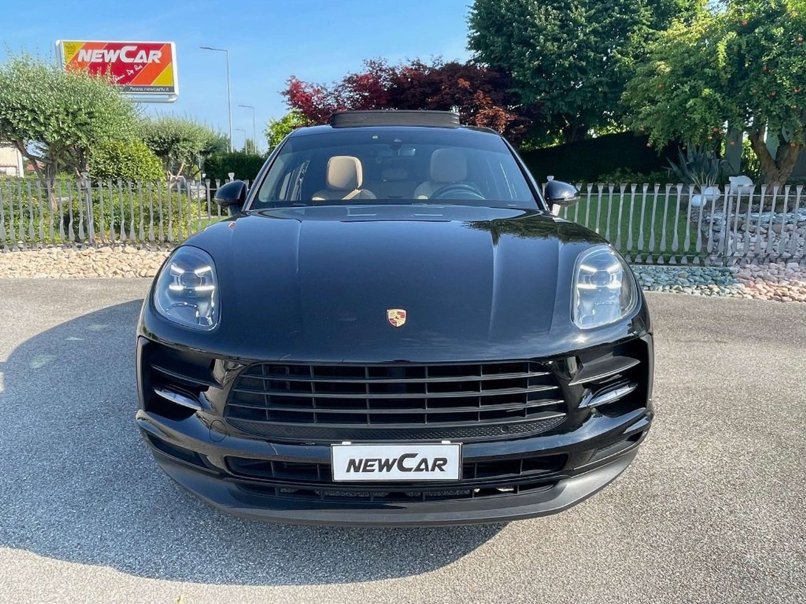 Porsche - Macan