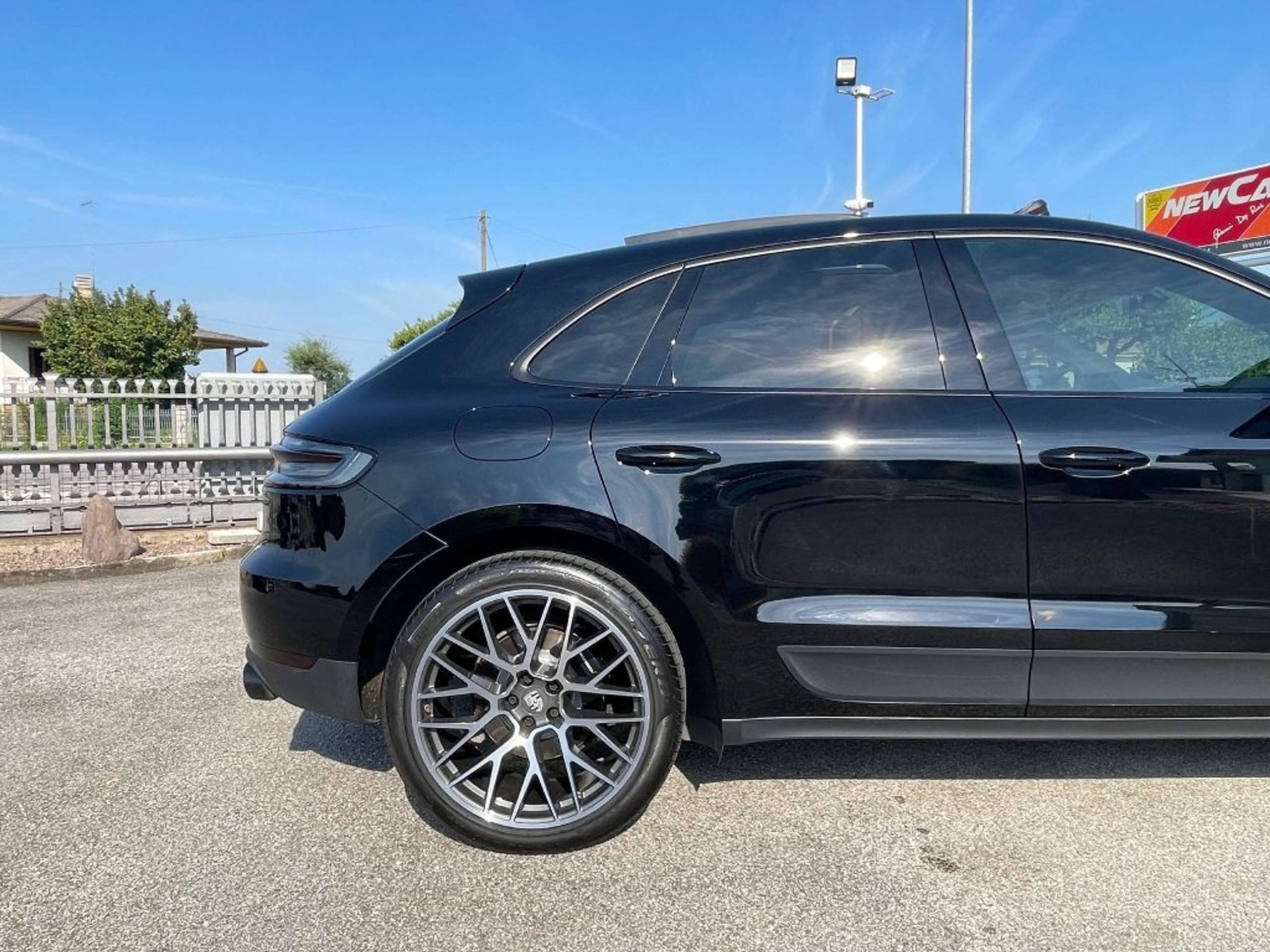 Porsche - Macan