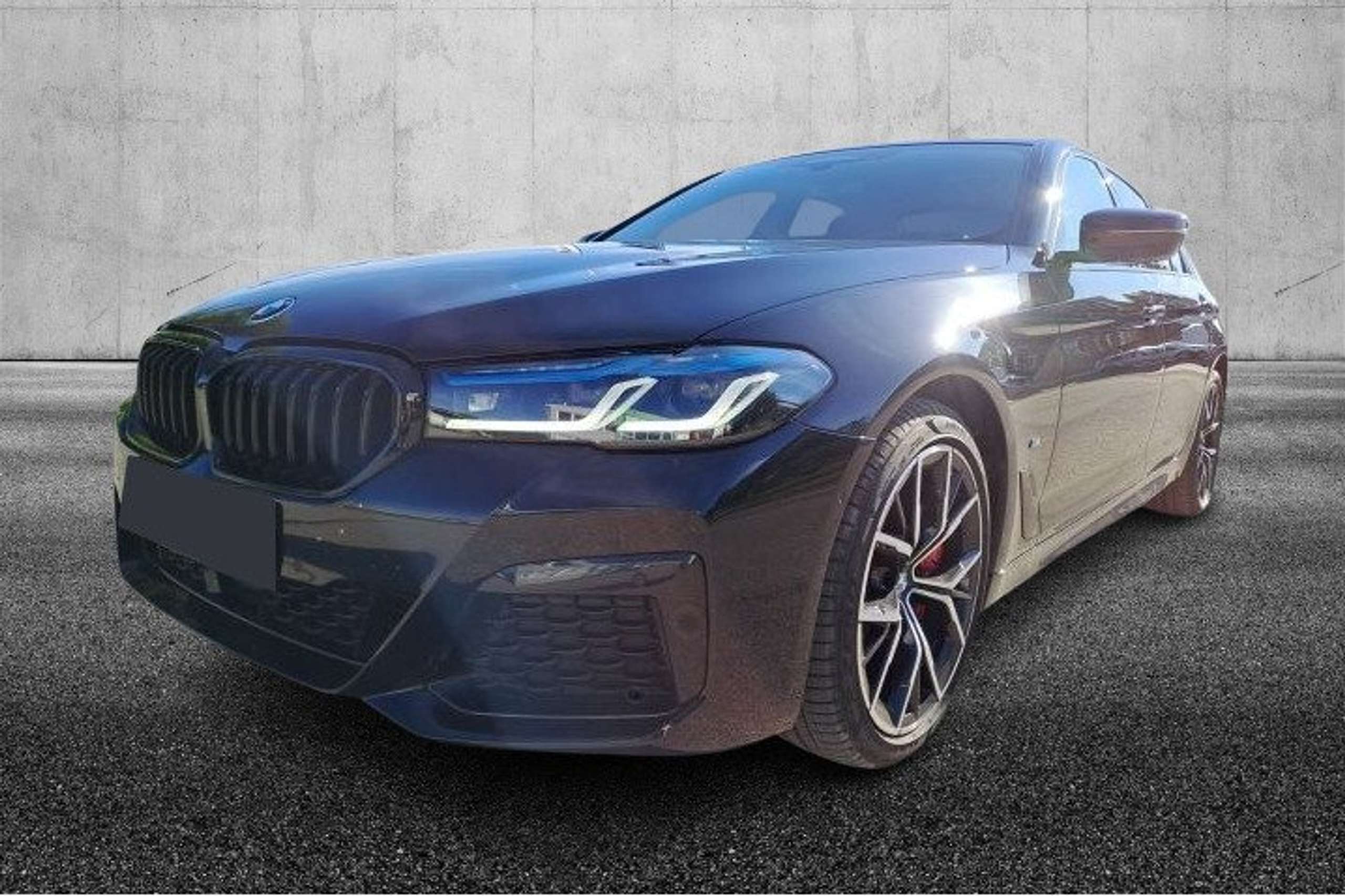 BMW - 520