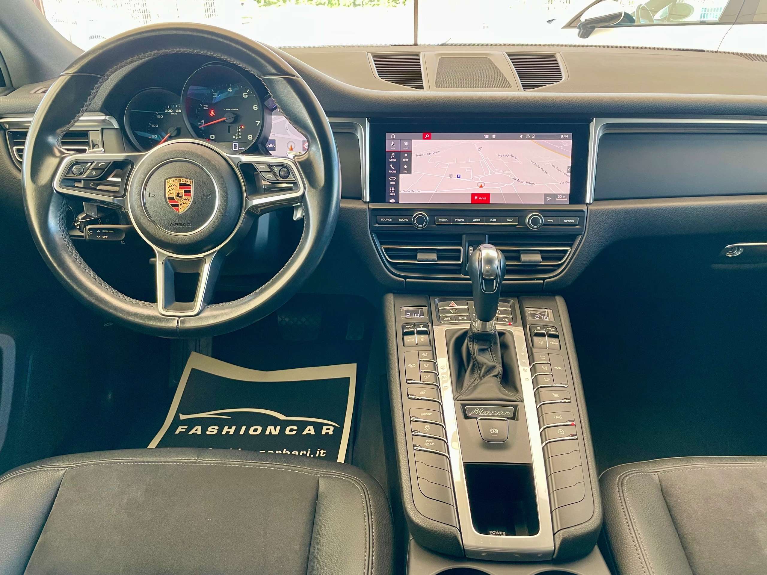 Porsche - Macan