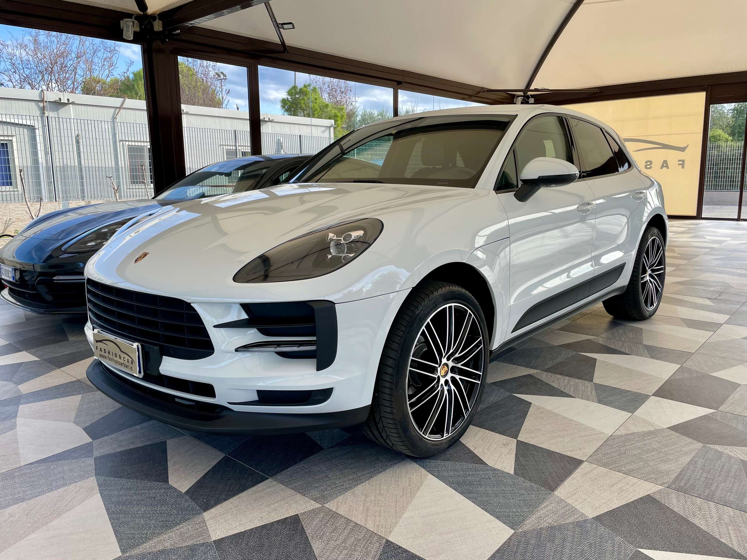 Porsche - Macan