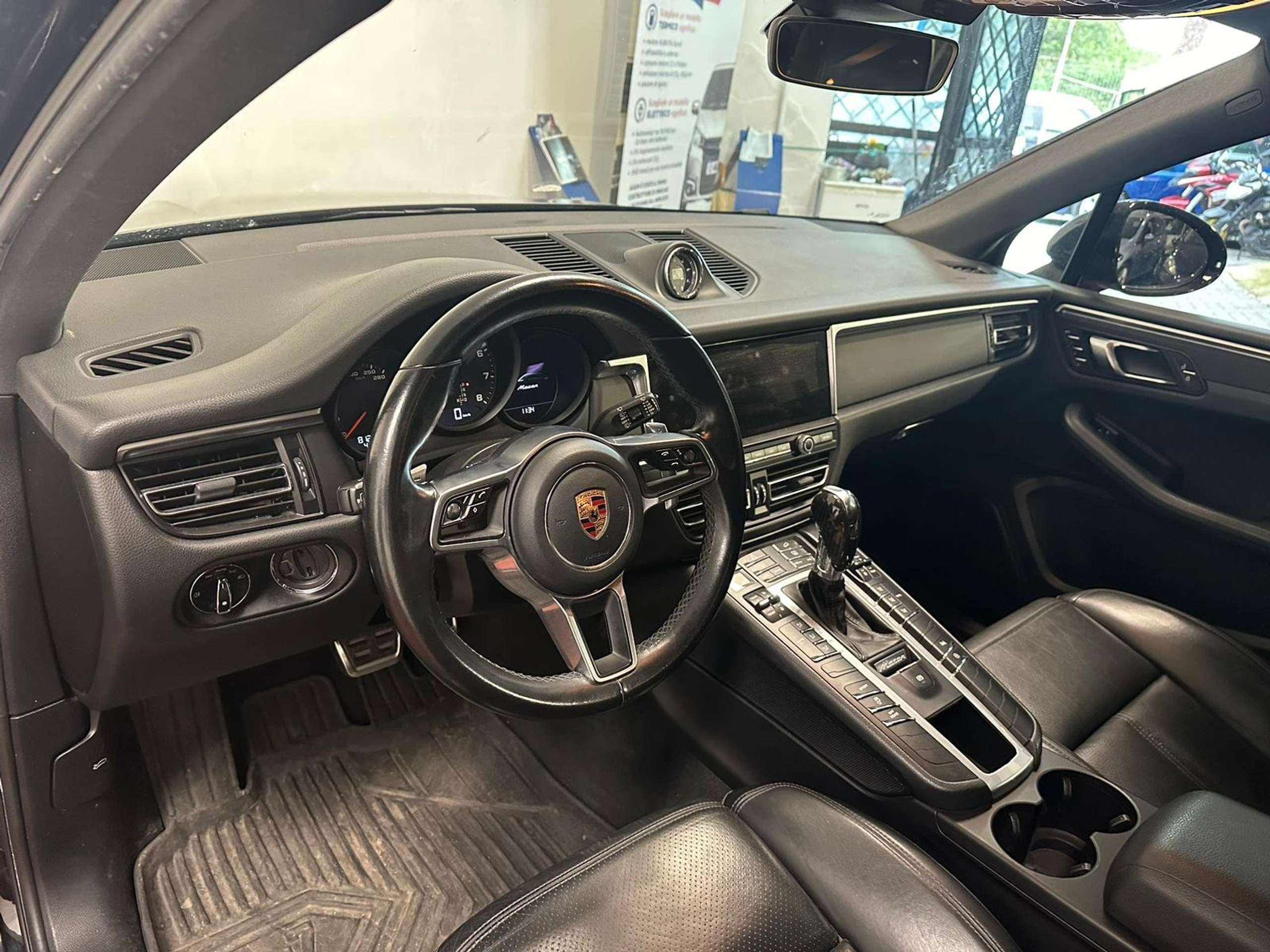 Porsche - Macan