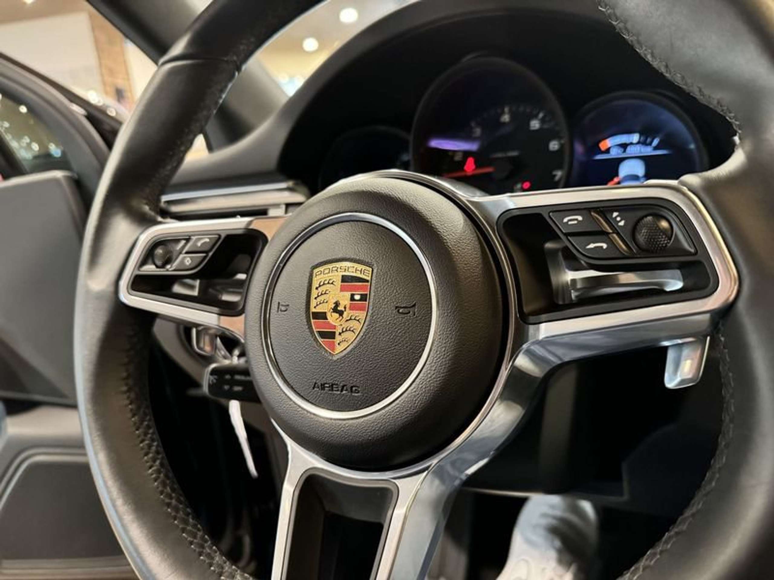 Porsche - Macan