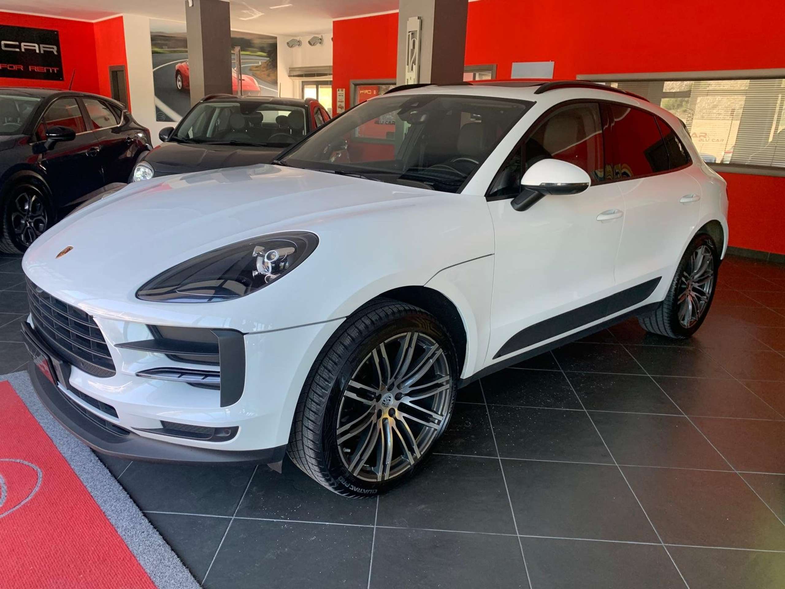 Porsche - Macan