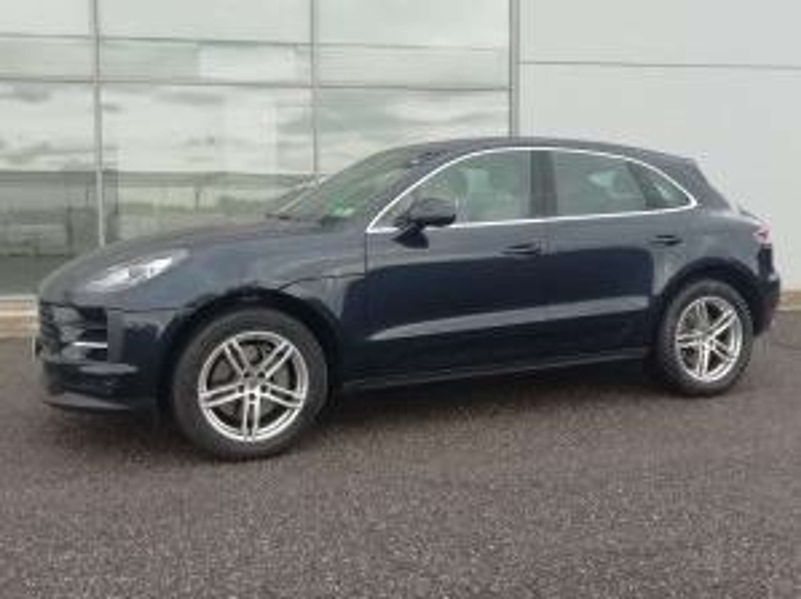 Porsche - Macan