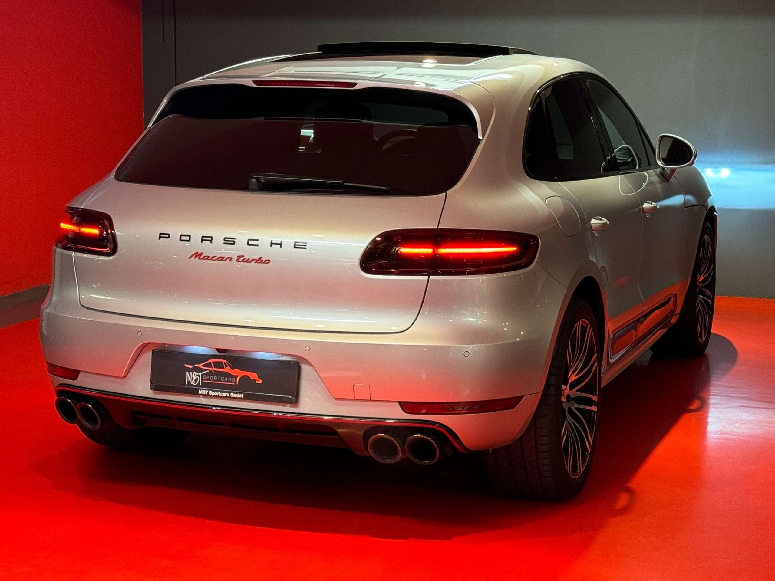 Porsche - Macan