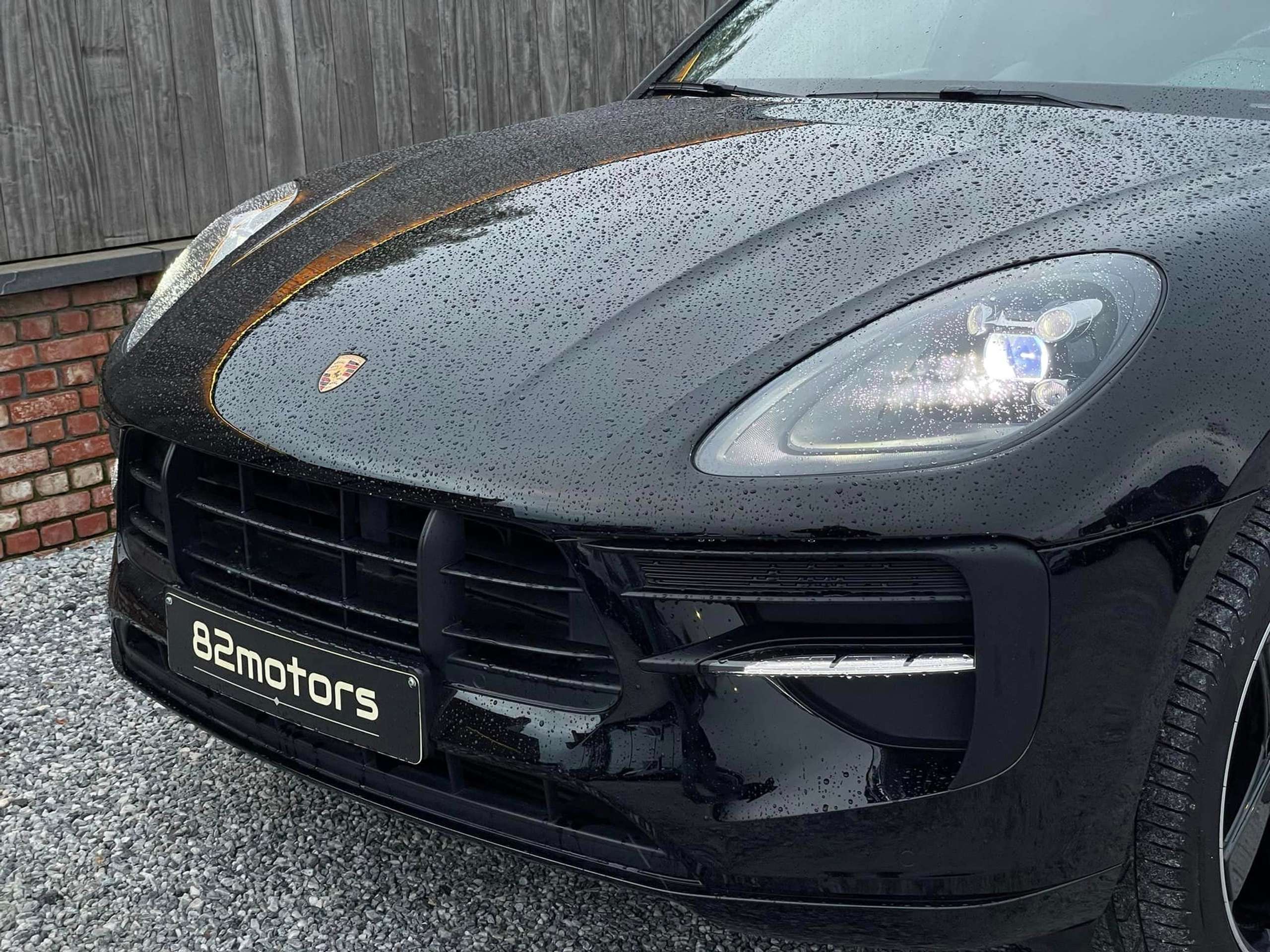 Porsche - Macan